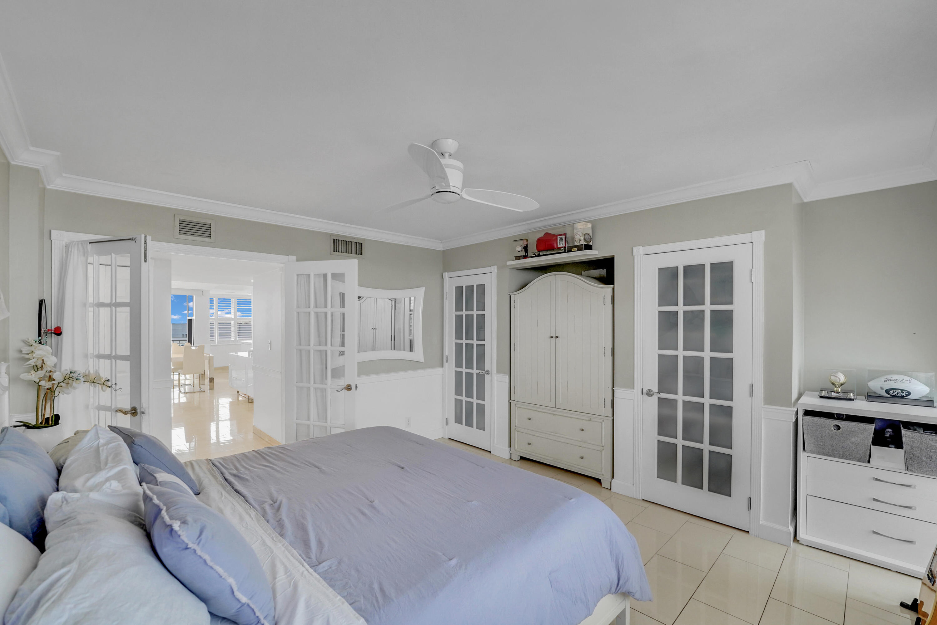 2800 E Sunrise Boulevard 19a