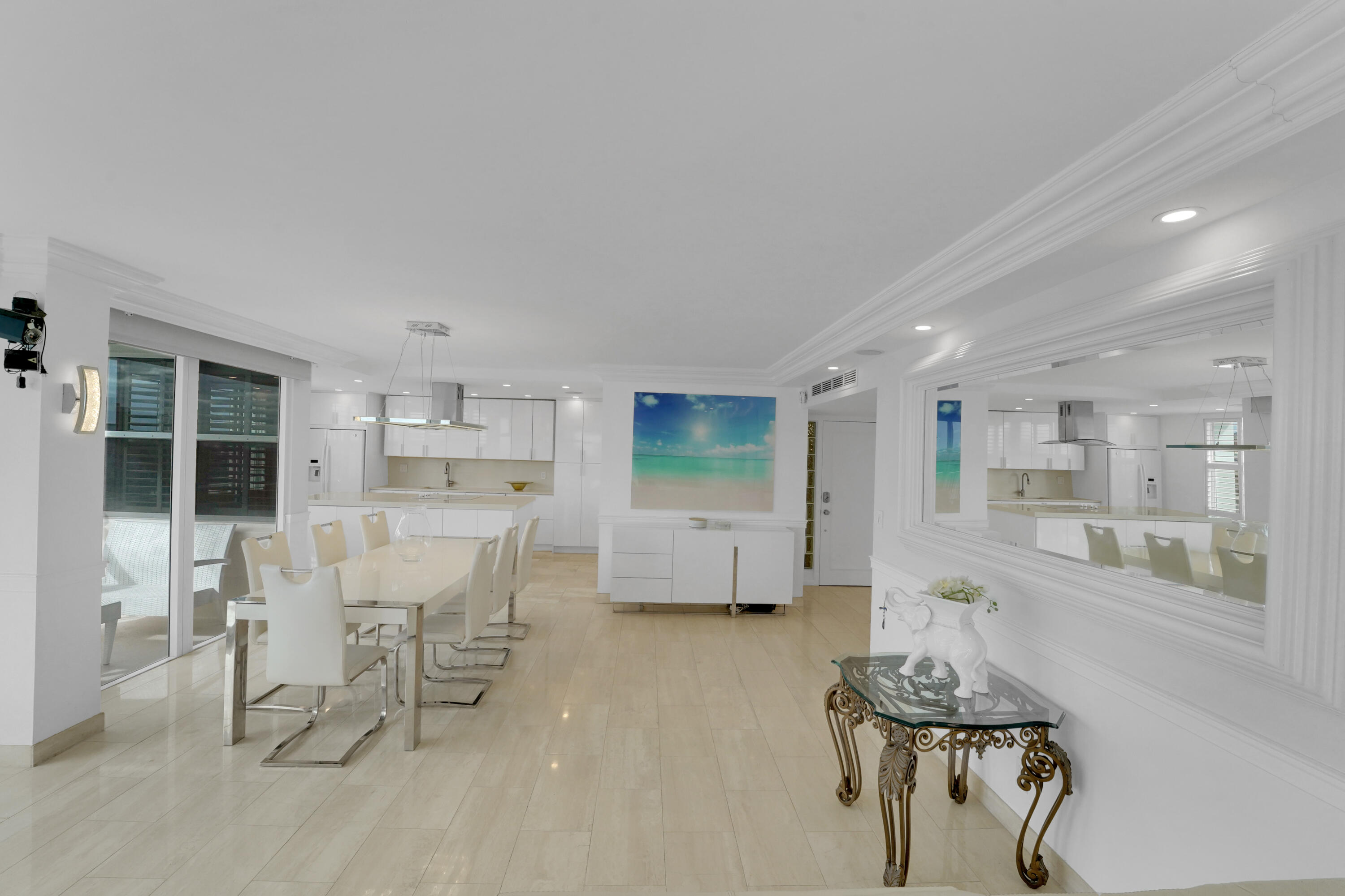 2800 E Sunrise Boulevard 19a