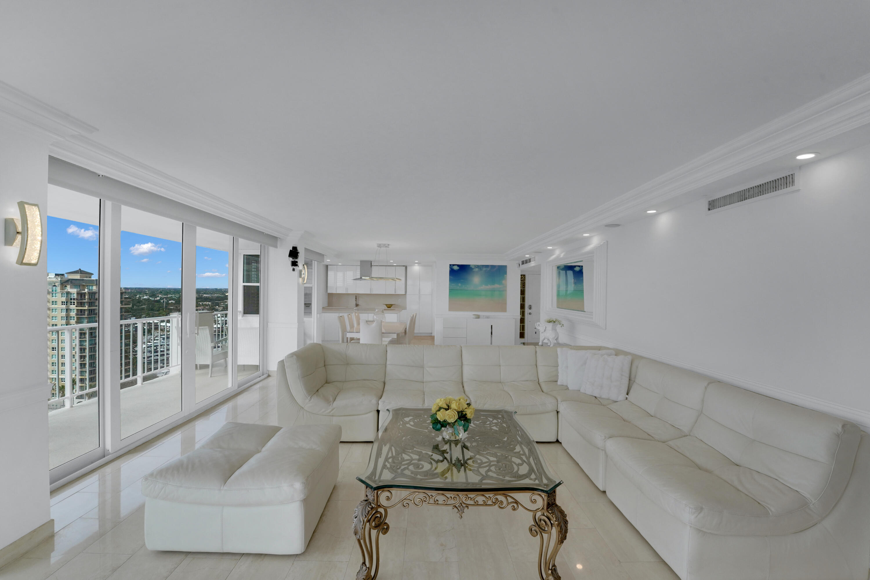 2800 E Sunrise Boulevard 19a