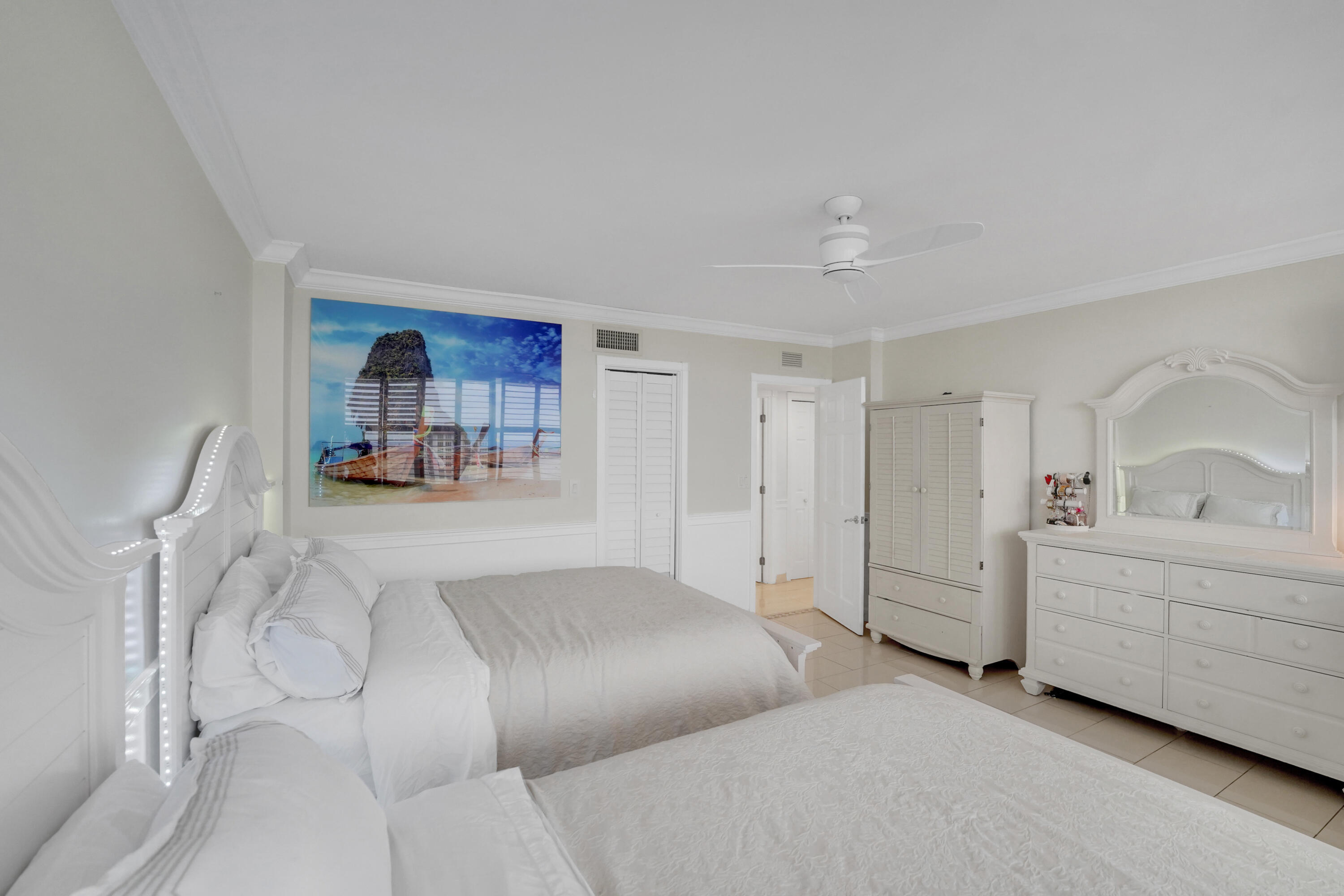 2800 E Sunrise Boulevard 19a