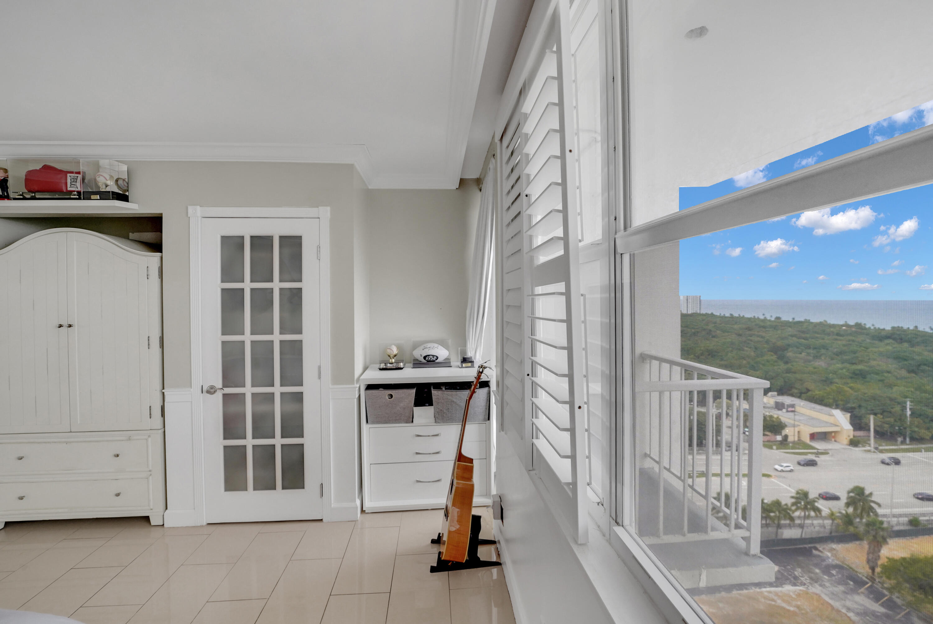 2800 E Sunrise Boulevard 19a