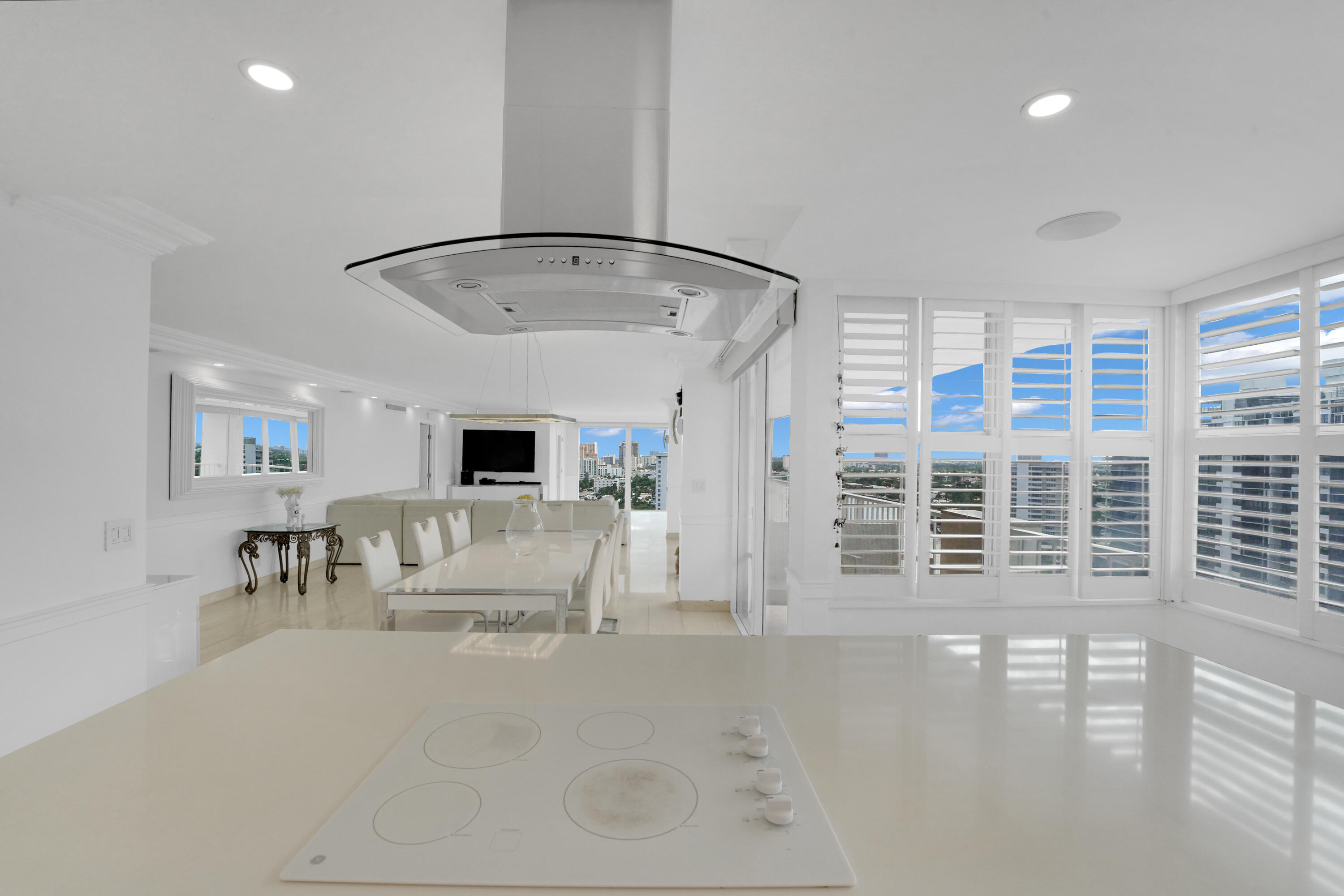 2800 E Sunrise Boulevard 19a