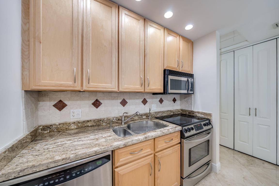 405 N Ocean Boulevard 122