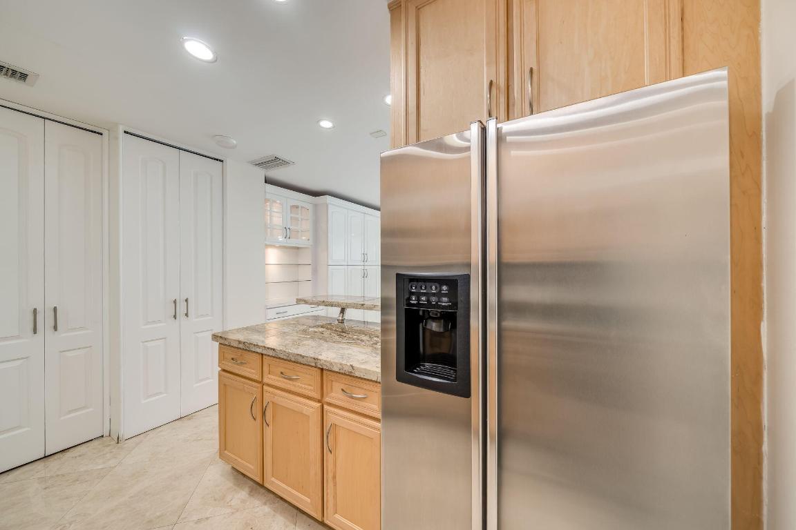 405 N Ocean Boulevard 122