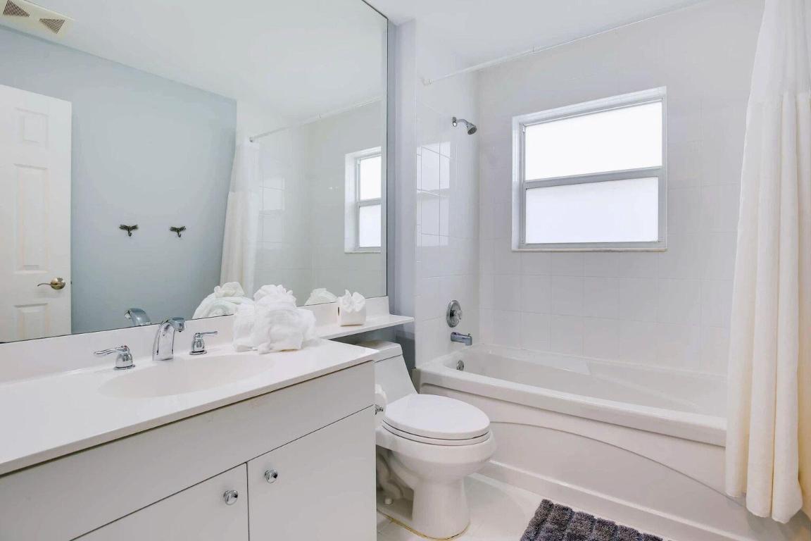 7515 Silver Woods Court, Boca Raton