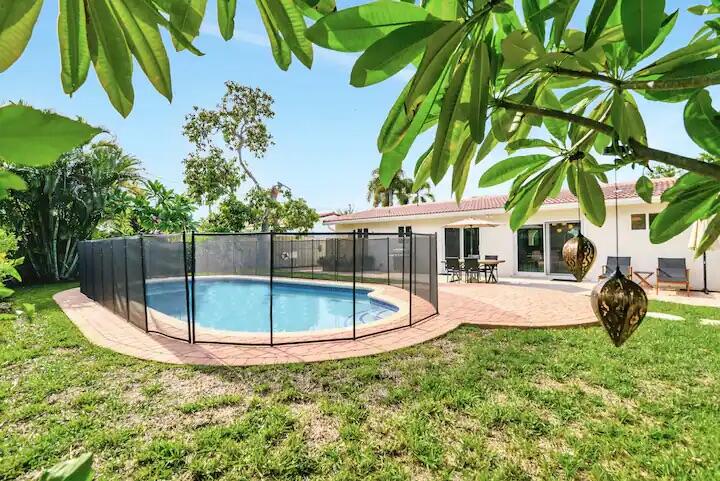 2320 NE 51st Street