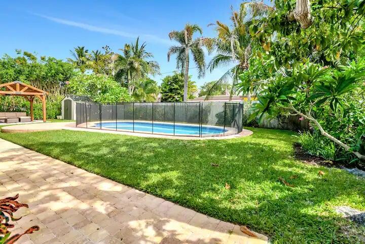 2320 NE 51st Street