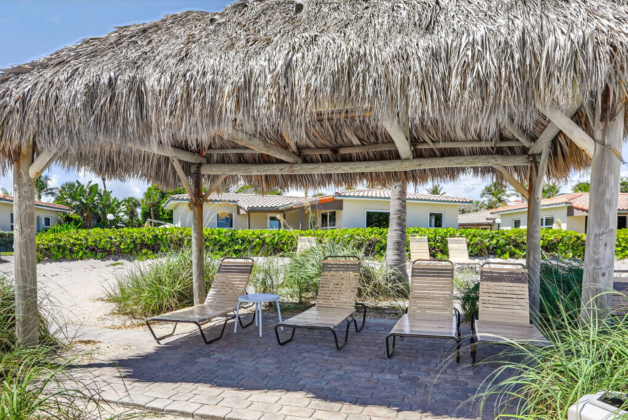 1225 Hillsboro Mile B2