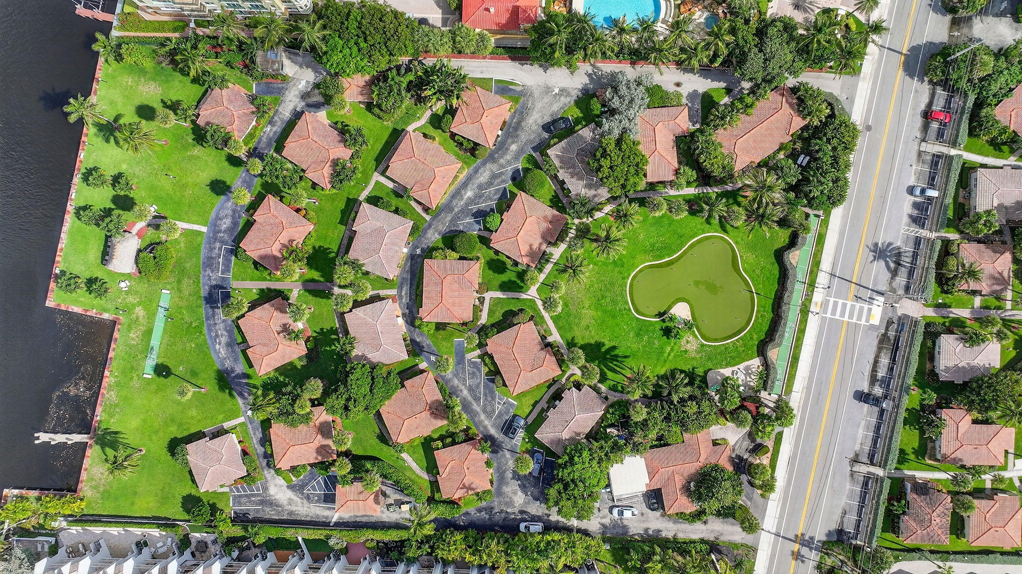 1225 Hillsboro Mile B2