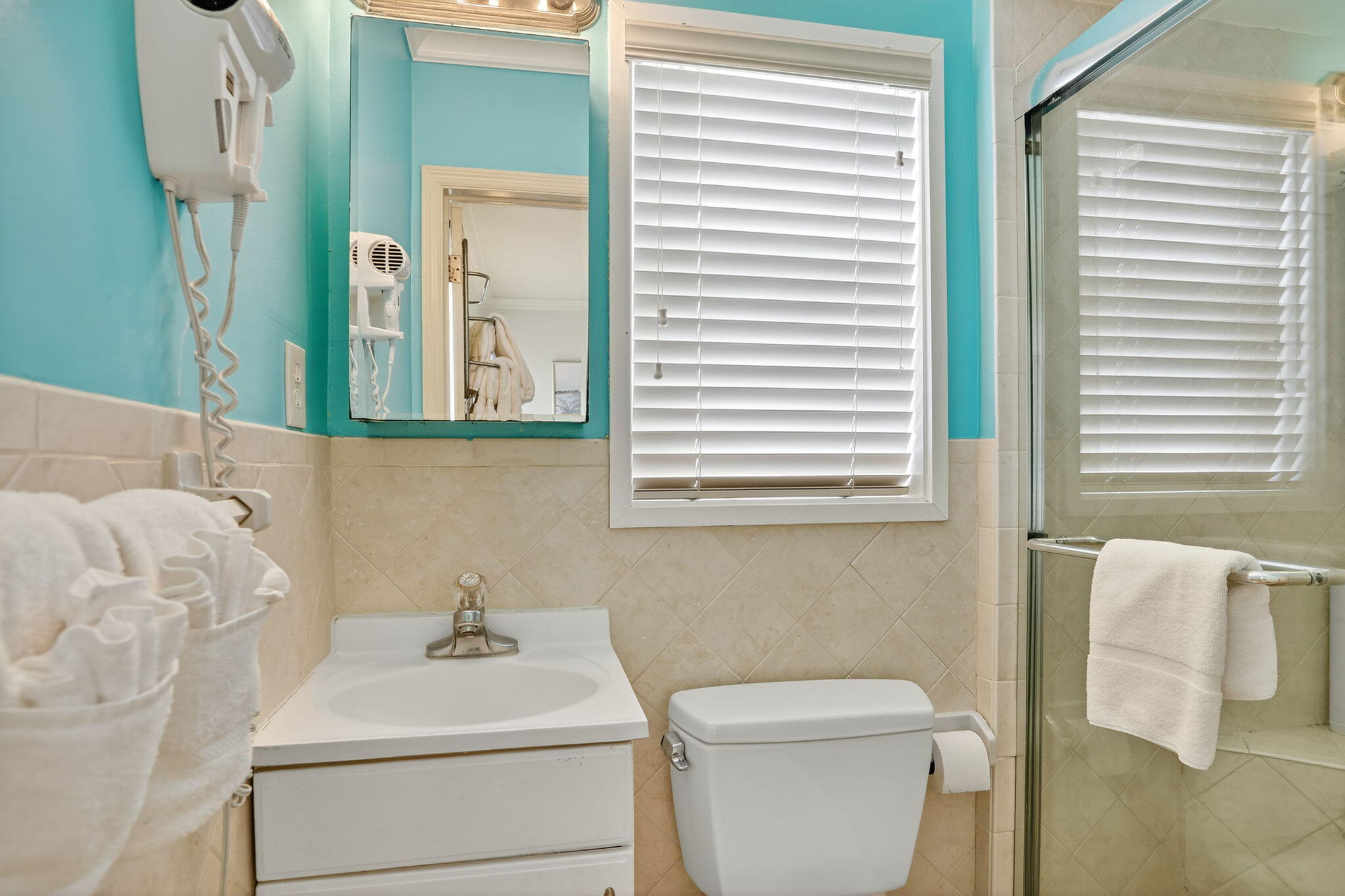 1225 Hillsboro Mile B2