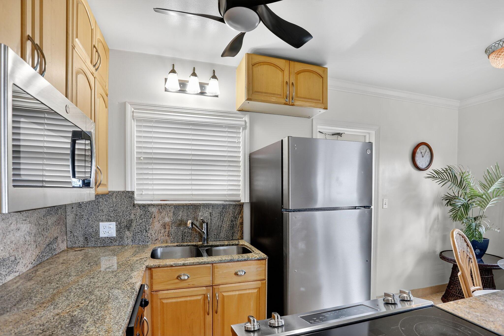 1225 Hillsboro Mile B2