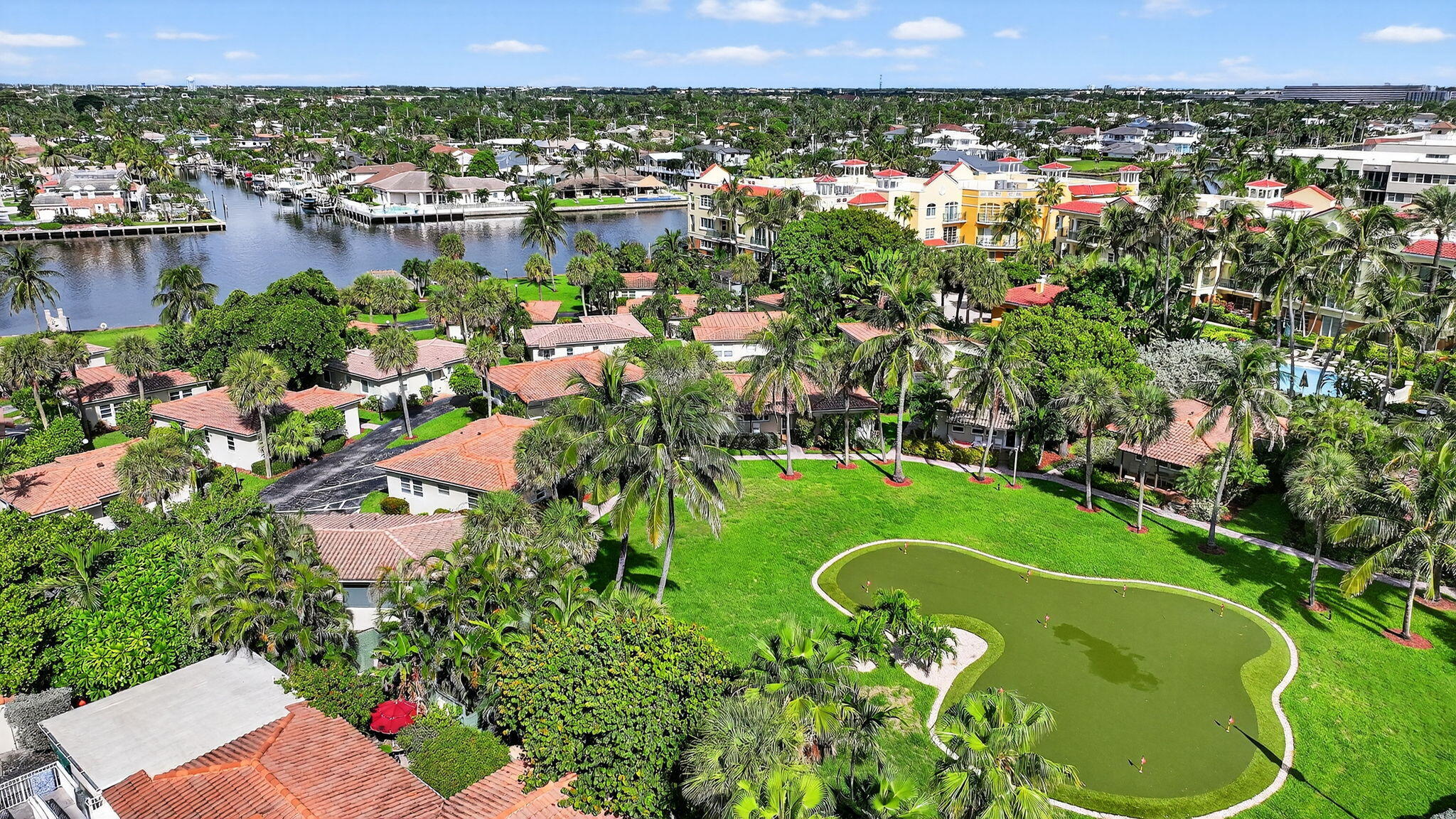 1225 Hillsboro Mile B2