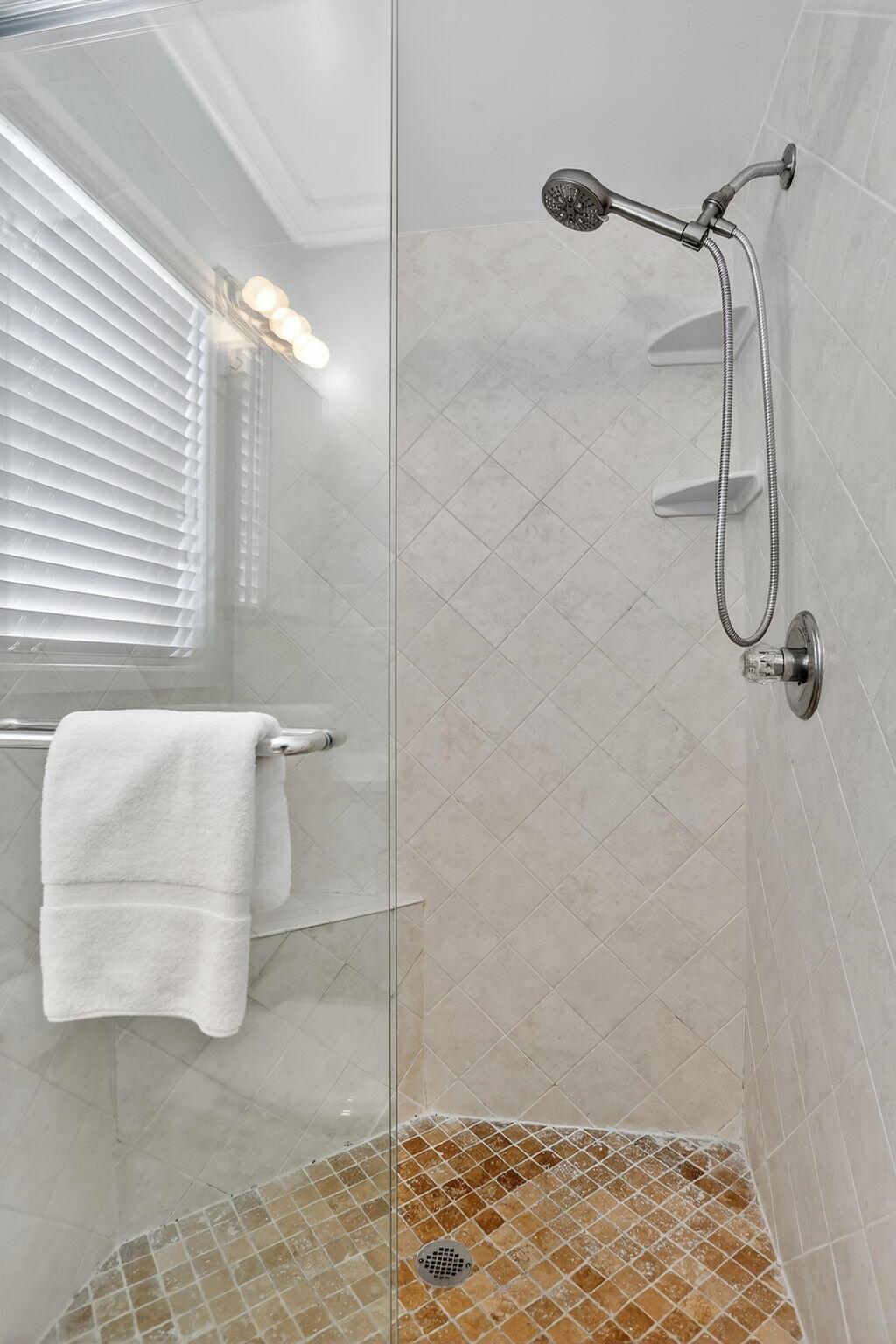 1225 Hillsboro Mile B2