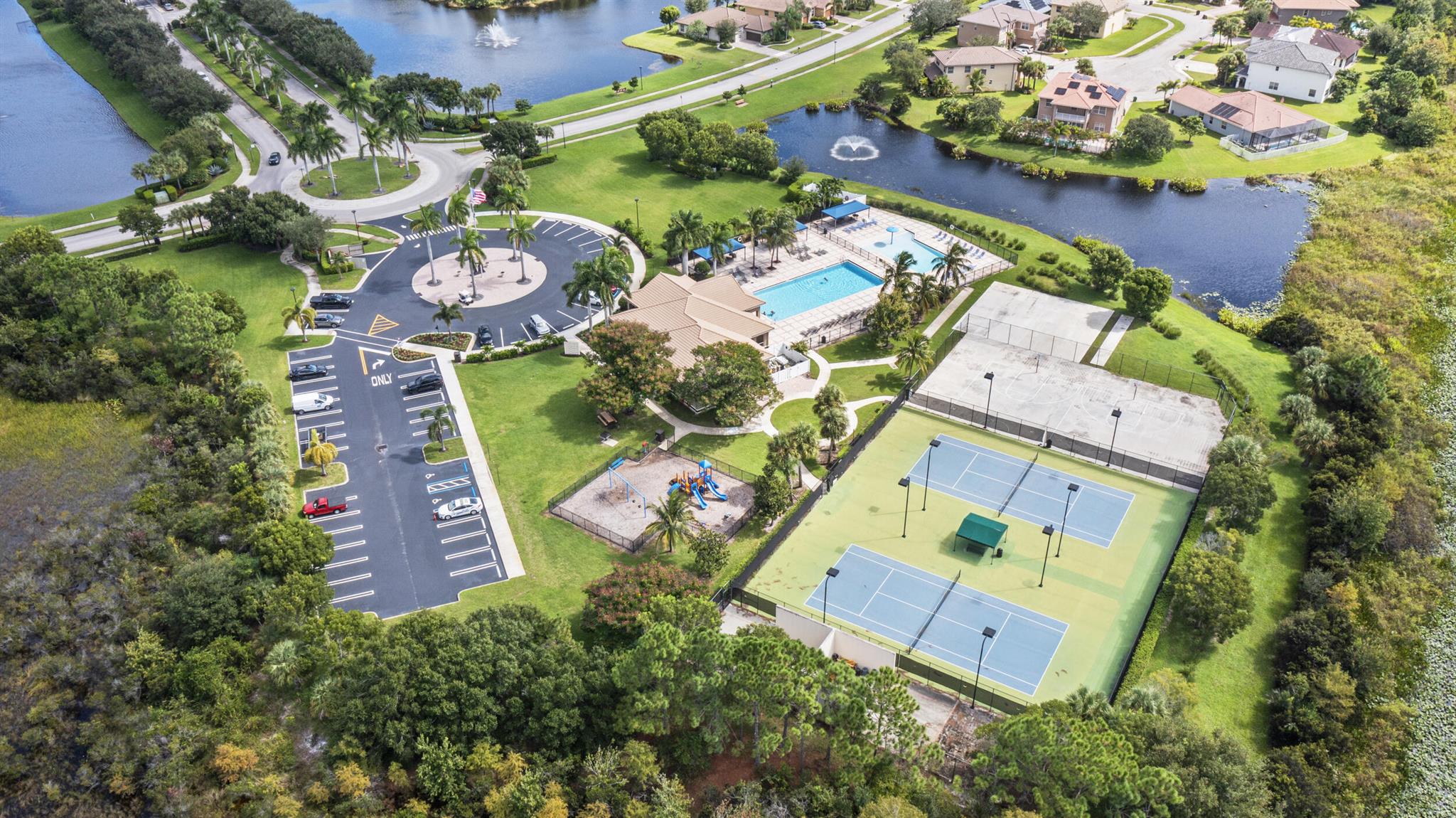 2064 SW Newport Isles Boulevard