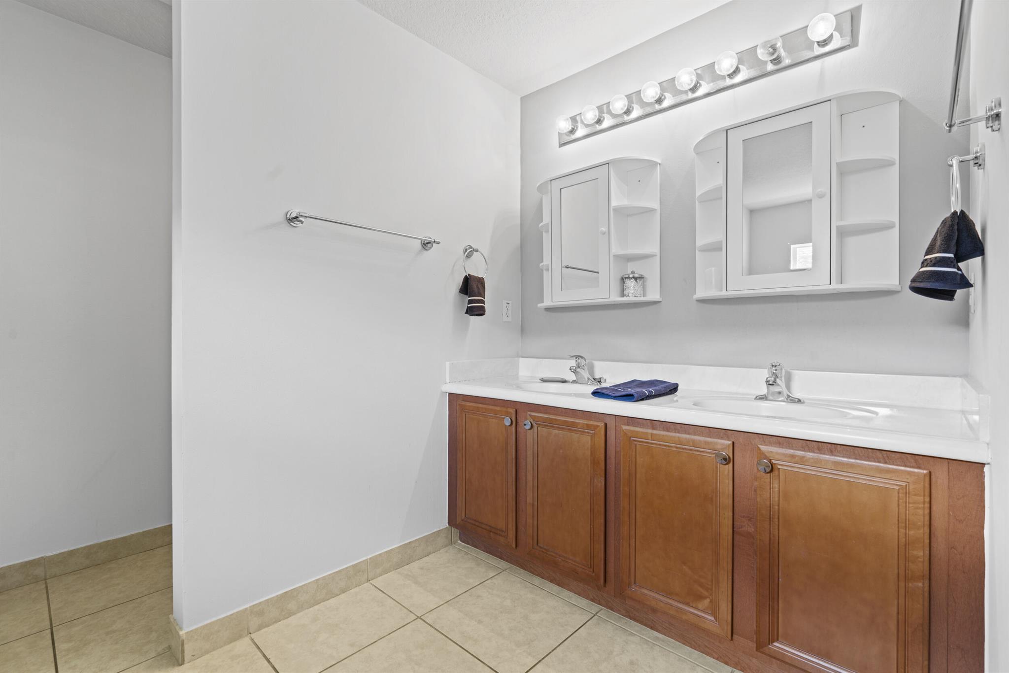 2064 SW Newport Isles Boulevard