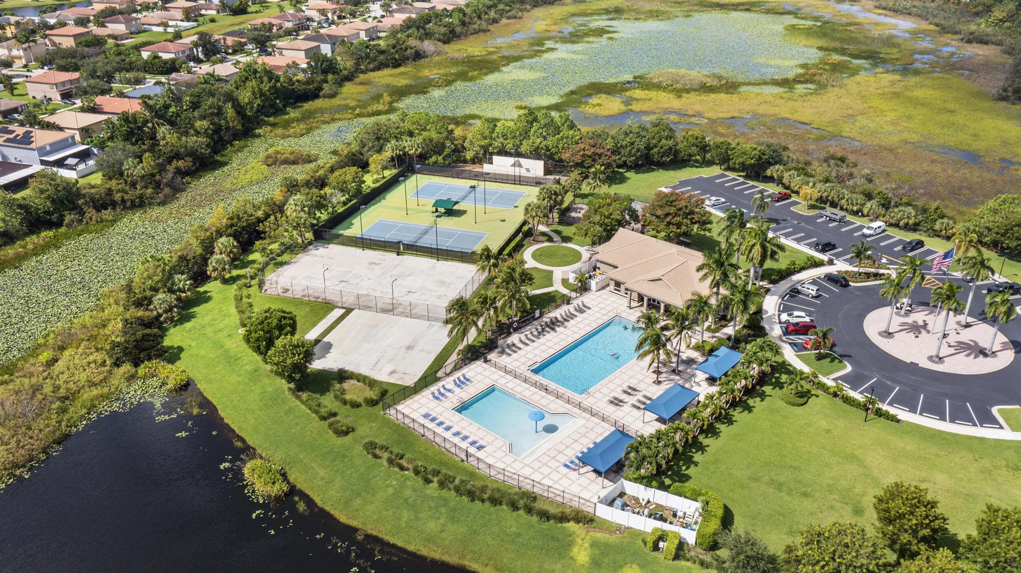 2064 SW Newport Isles Boulevard