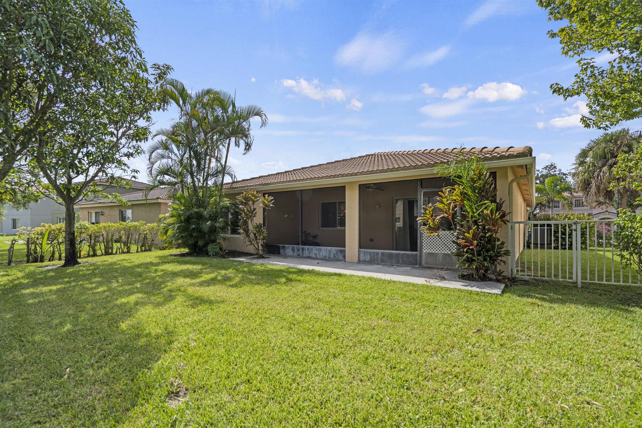 2064 SW Newport Isles Boulevard