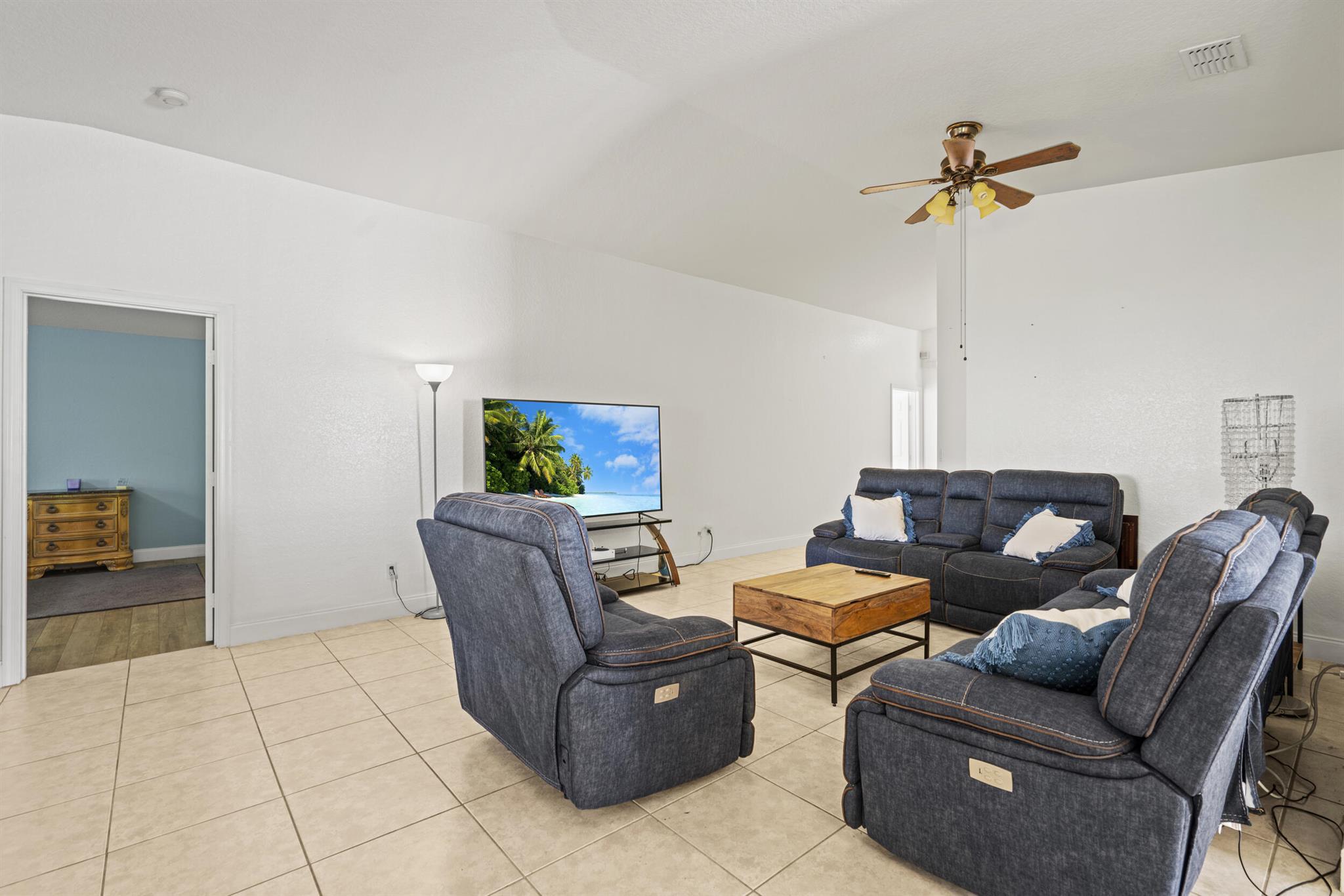 2064 SW Newport Isles Boulevard