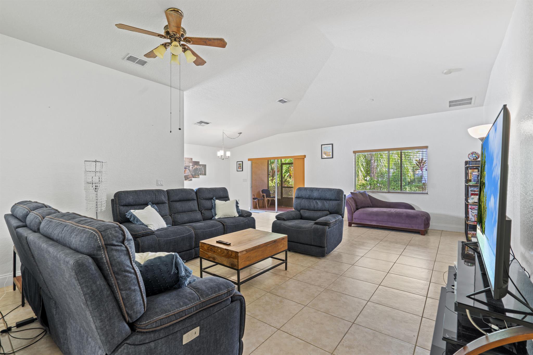 2064 SW Newport Isles Boulevard