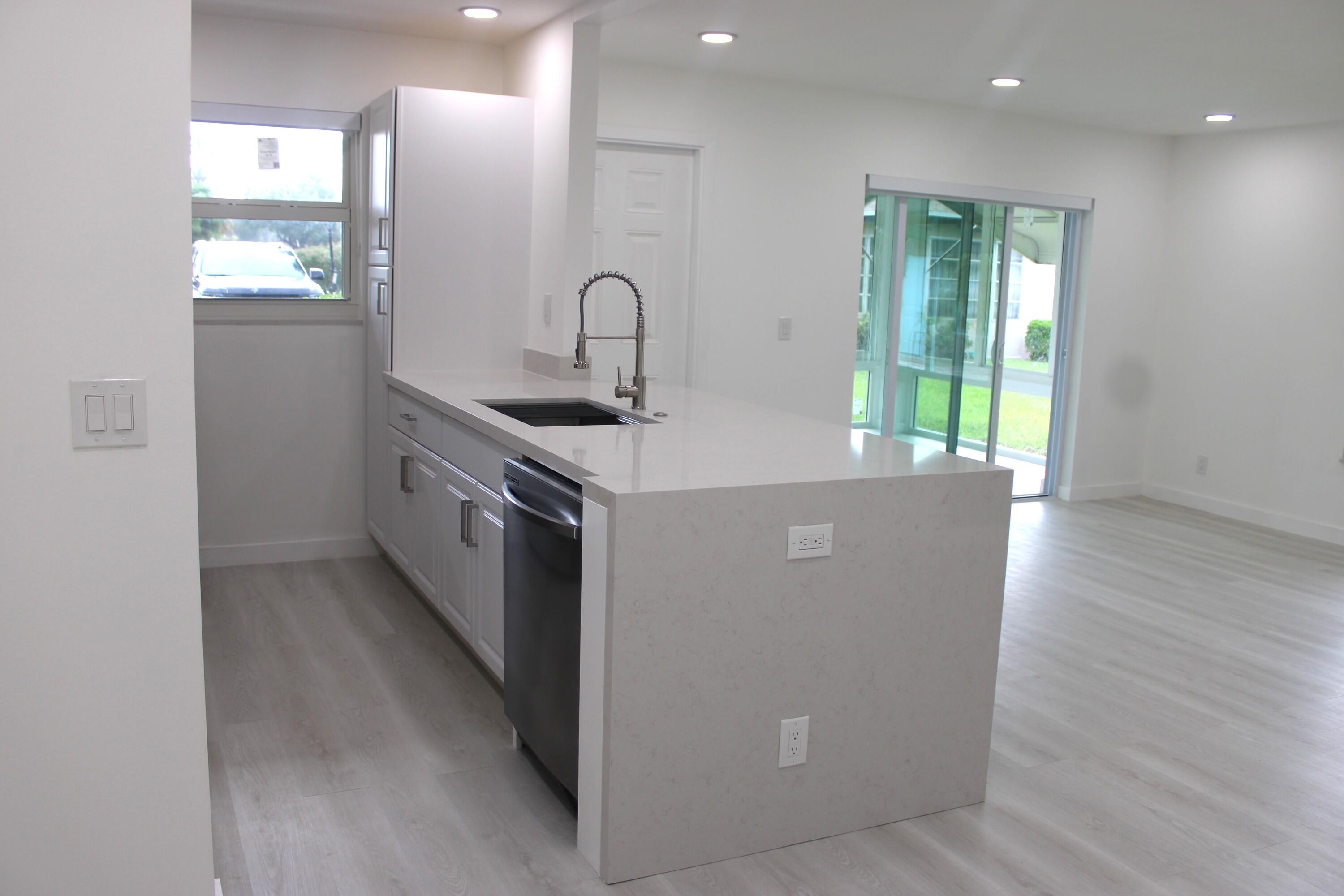 887 North Drive A