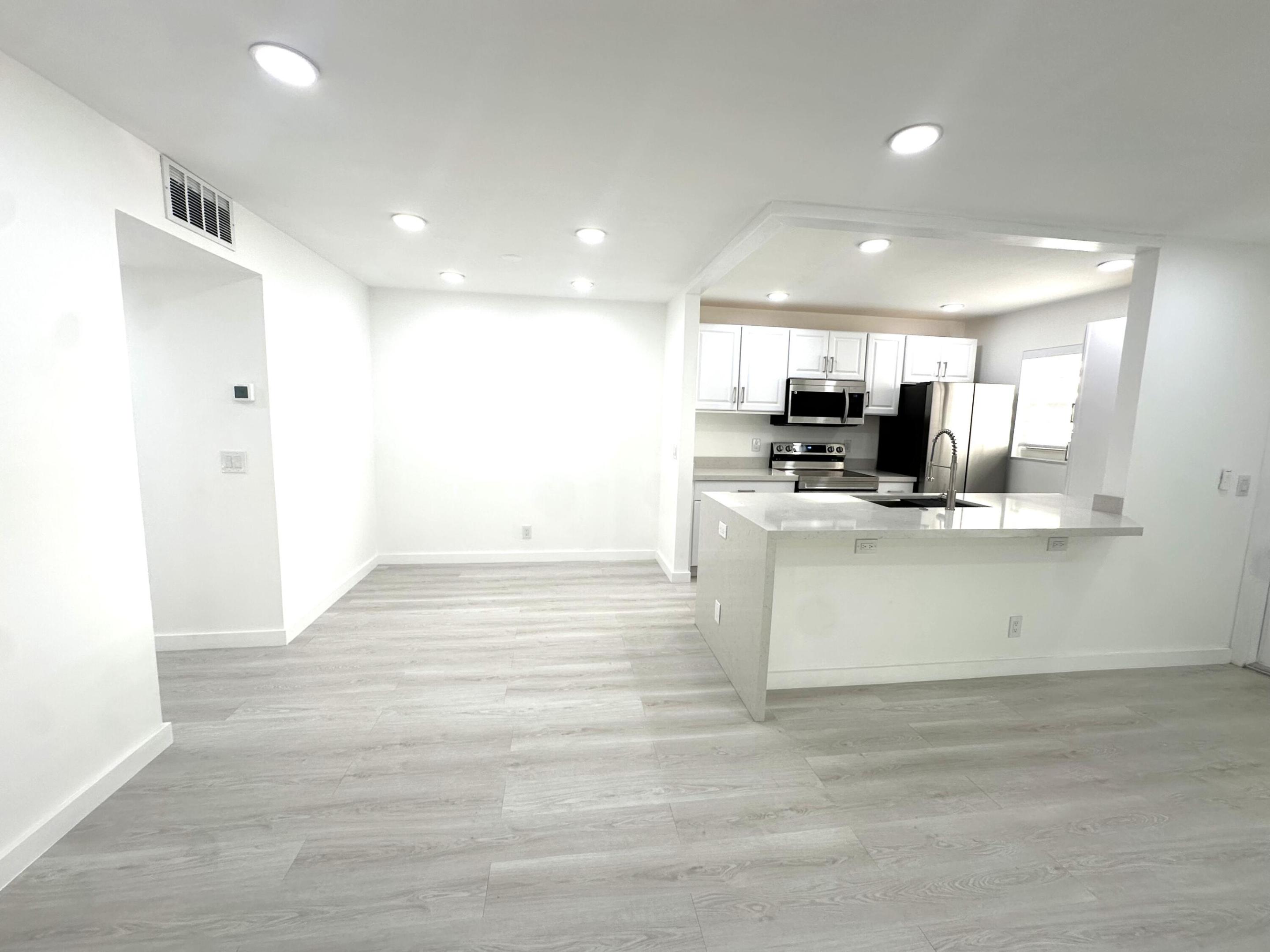 887 North Drive A