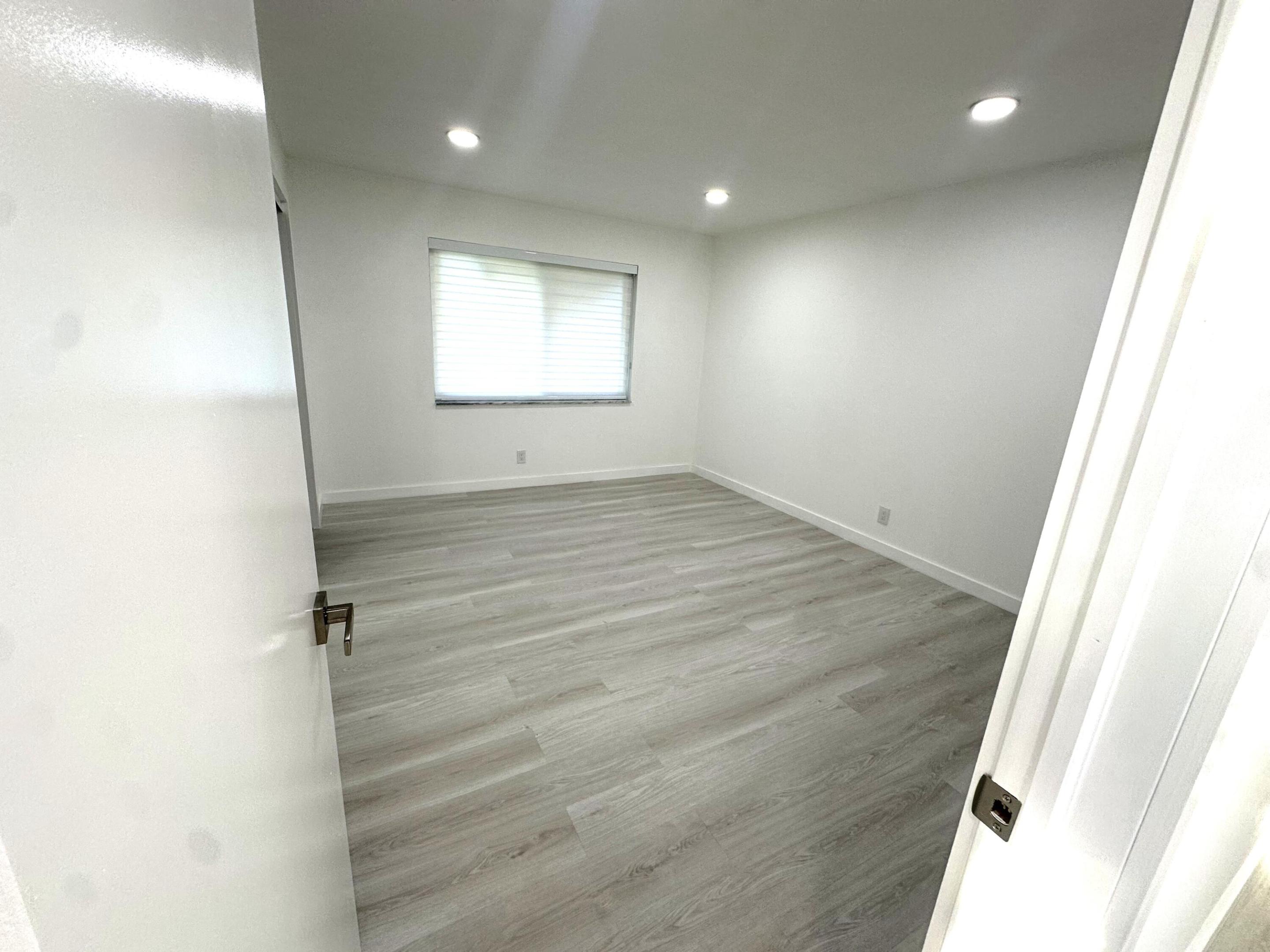 887 North Drive A
