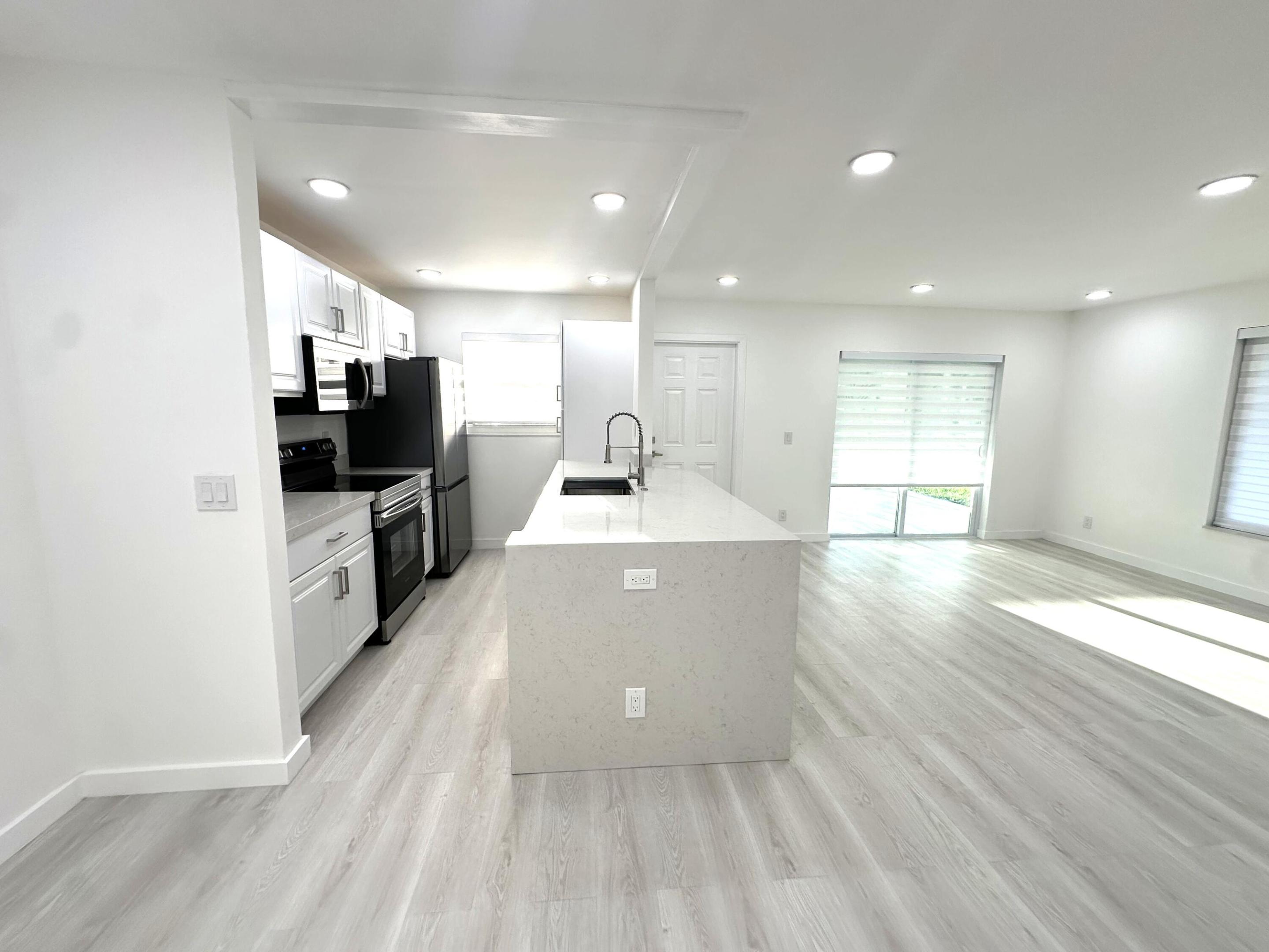 887 North Drive A