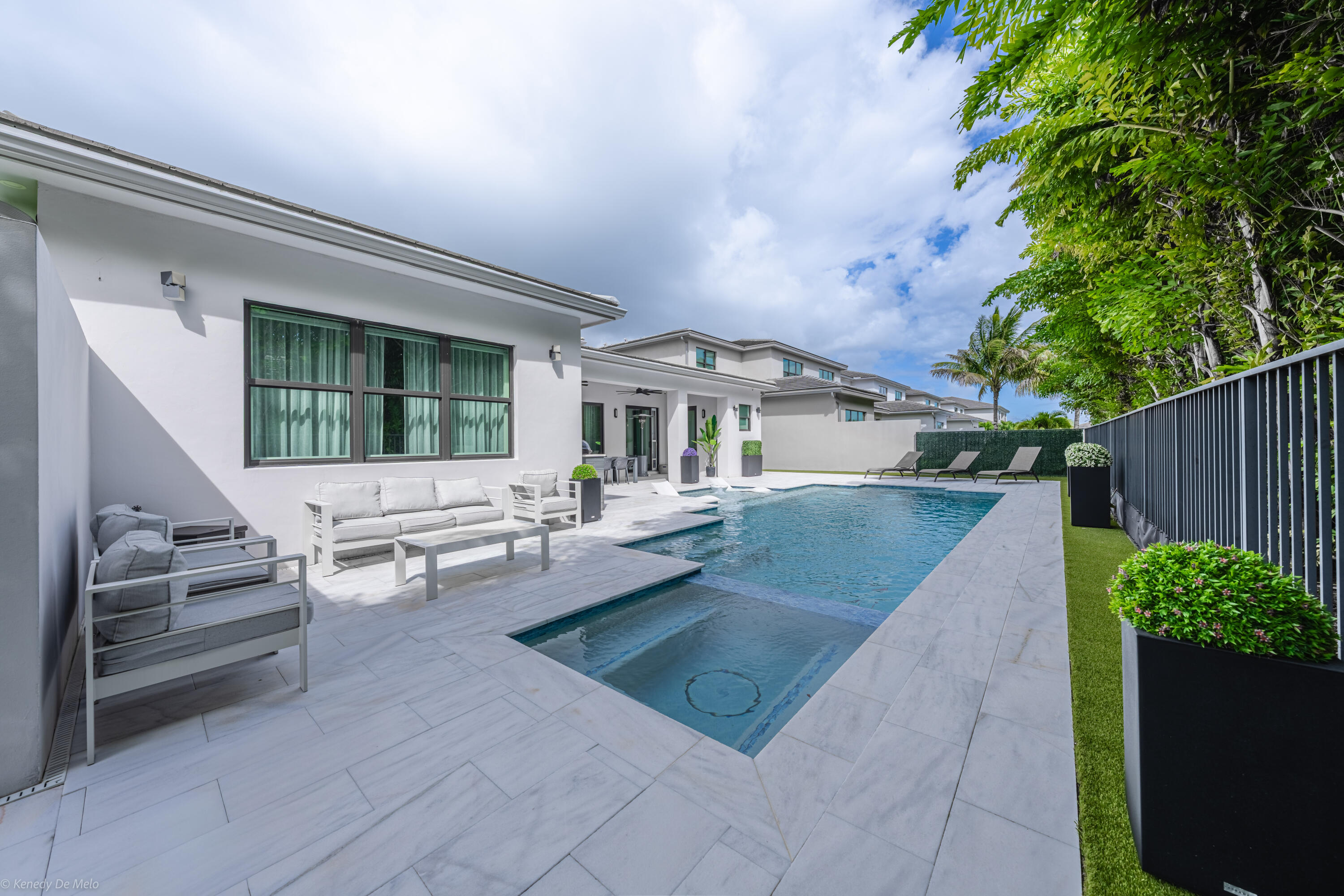 8652 Dream Falls Street