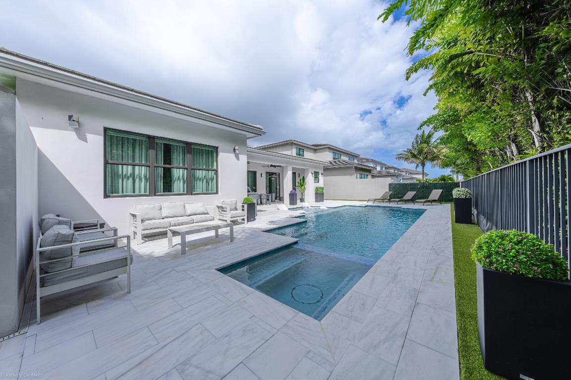 8652 Dream Falls Street