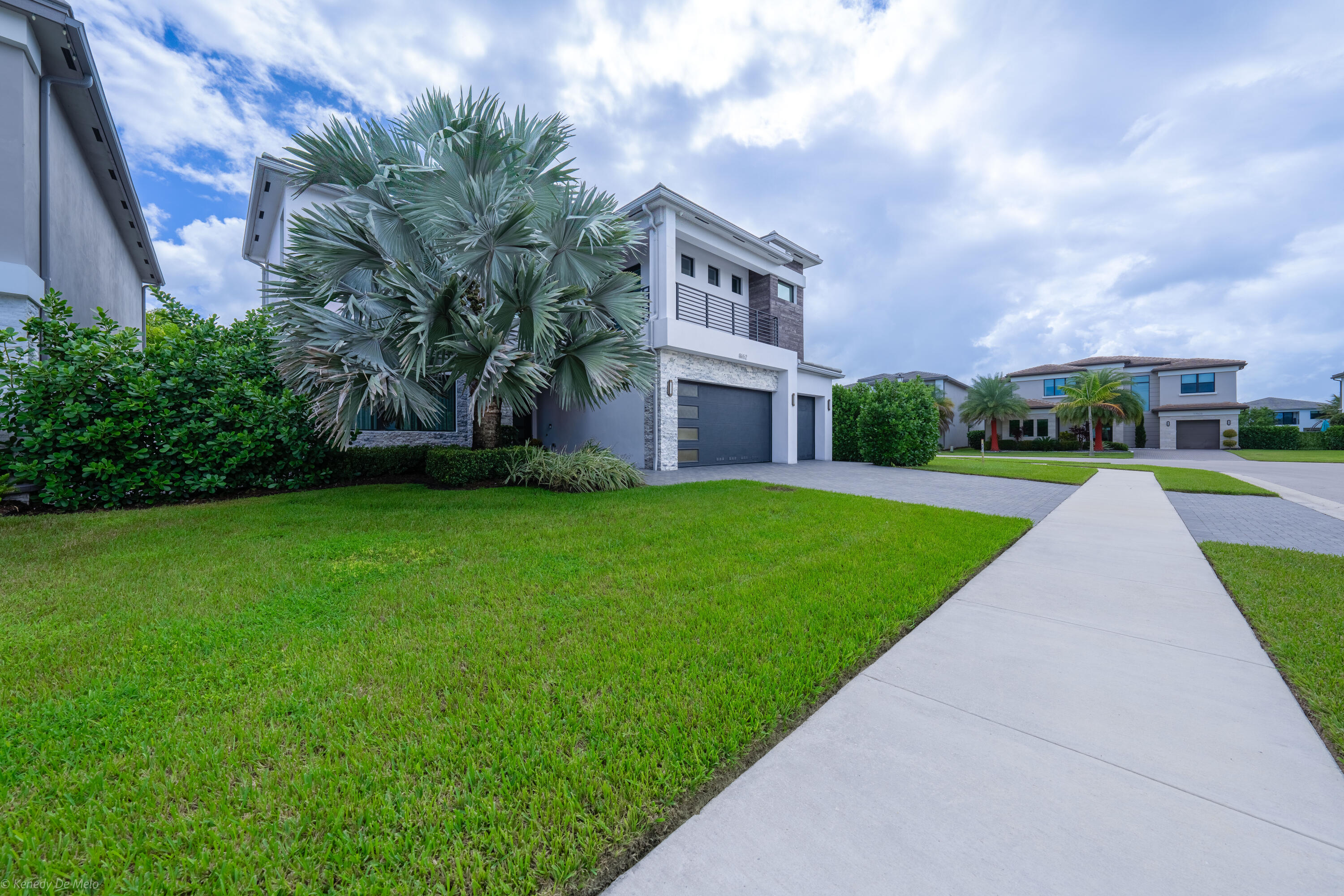 8652 Dream Falls Street