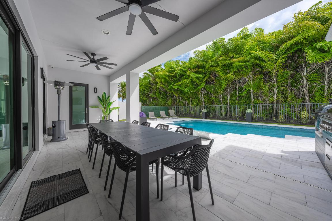 8652 Dream Falls Street