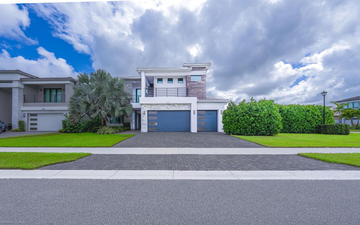 8652 Dream Falls Street