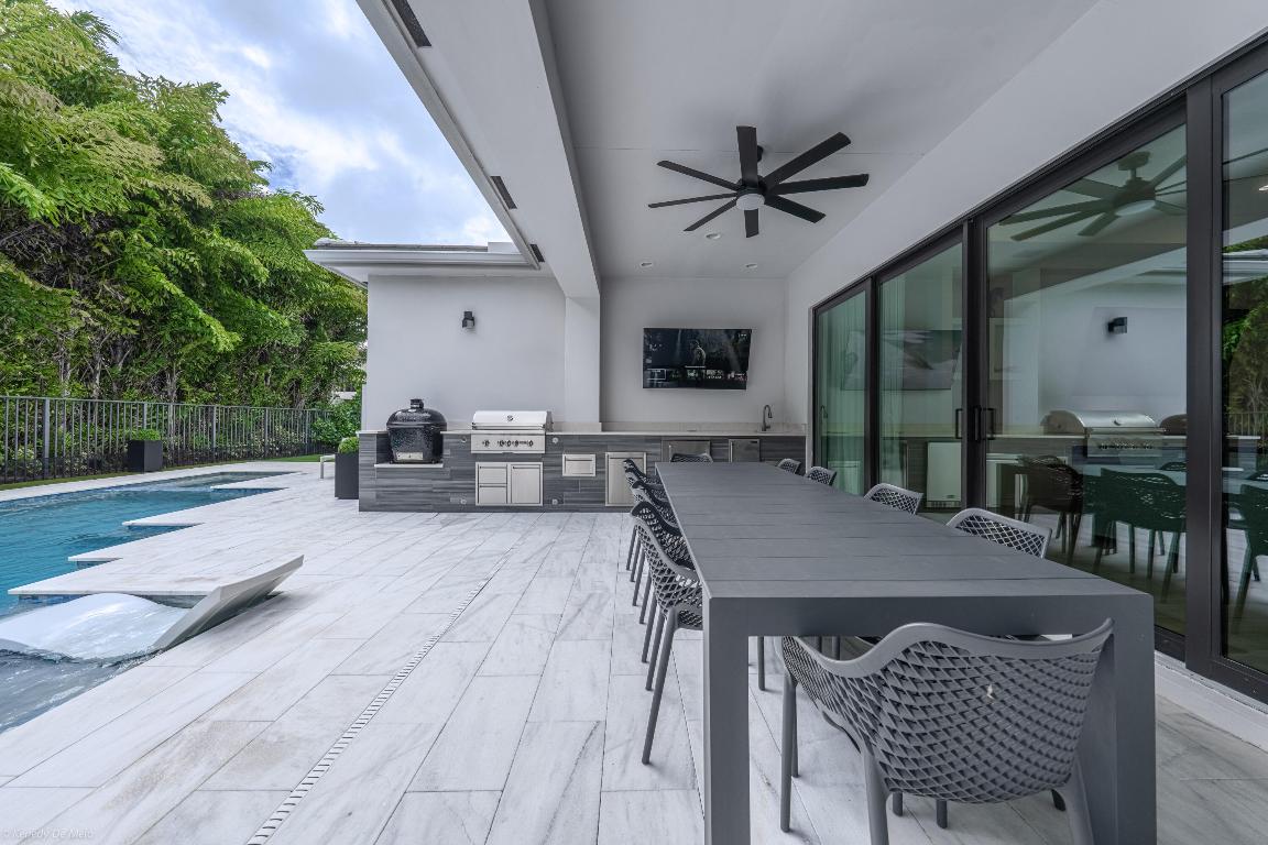 8652 Dream Falls Street