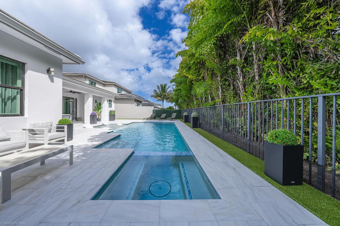 8652 Dream Falls Street