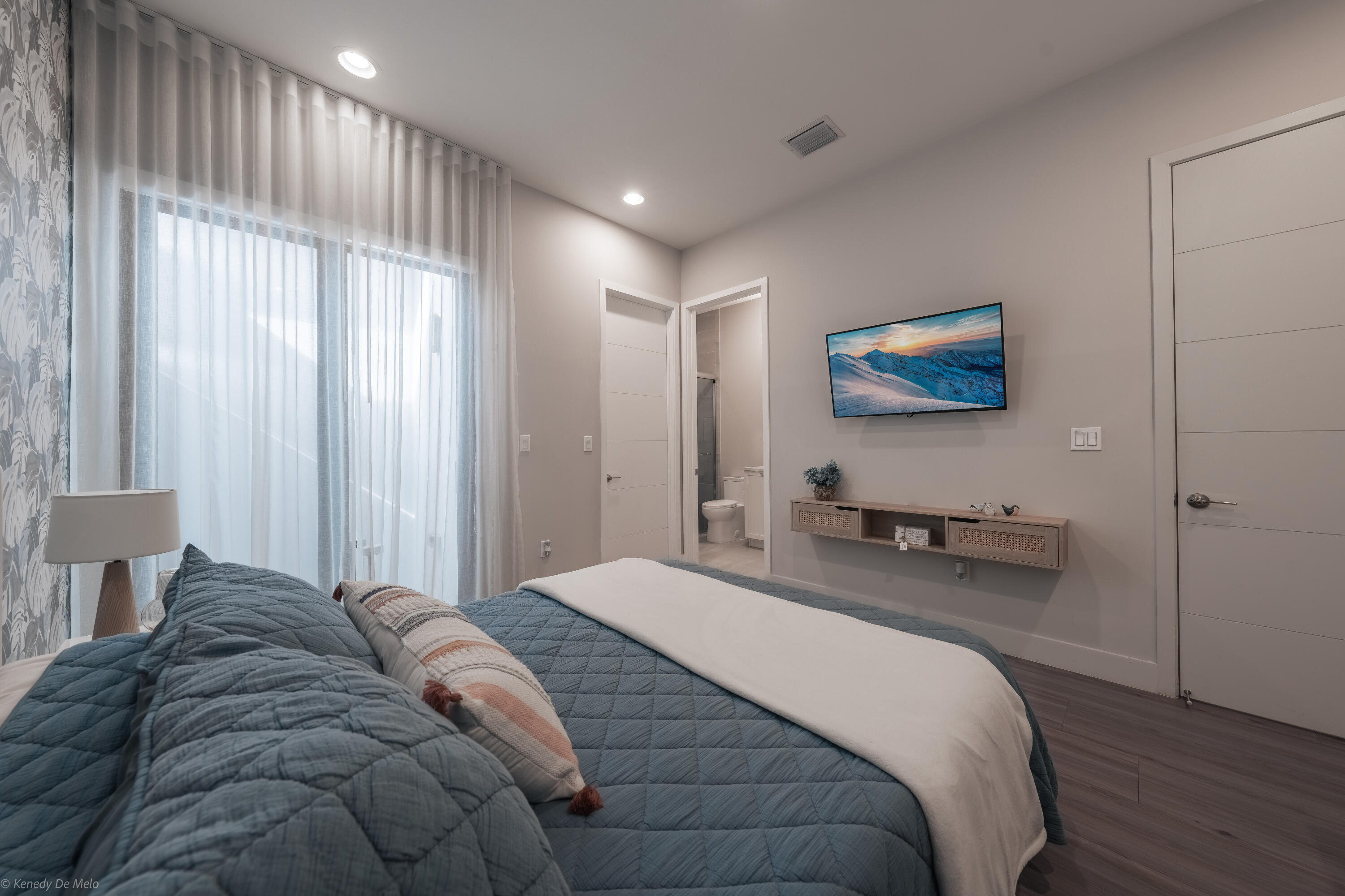 8652 Dream Falls Street