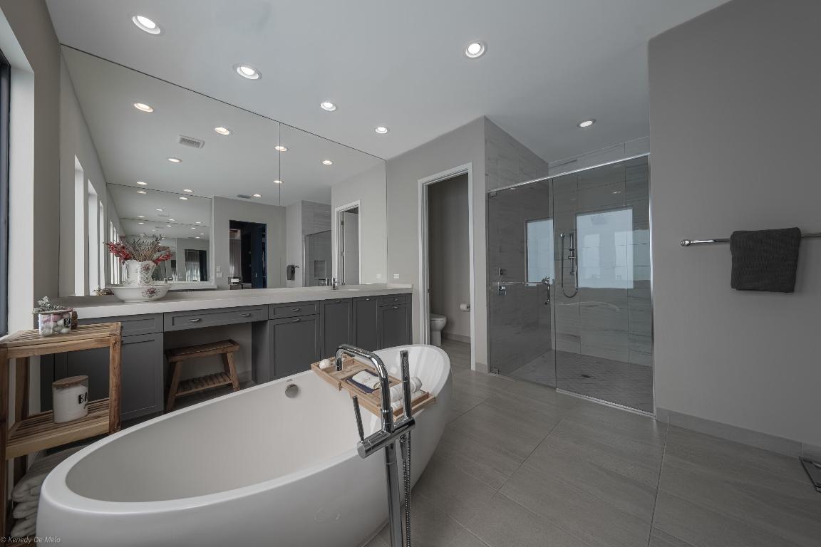 8652 Dream Falls Street