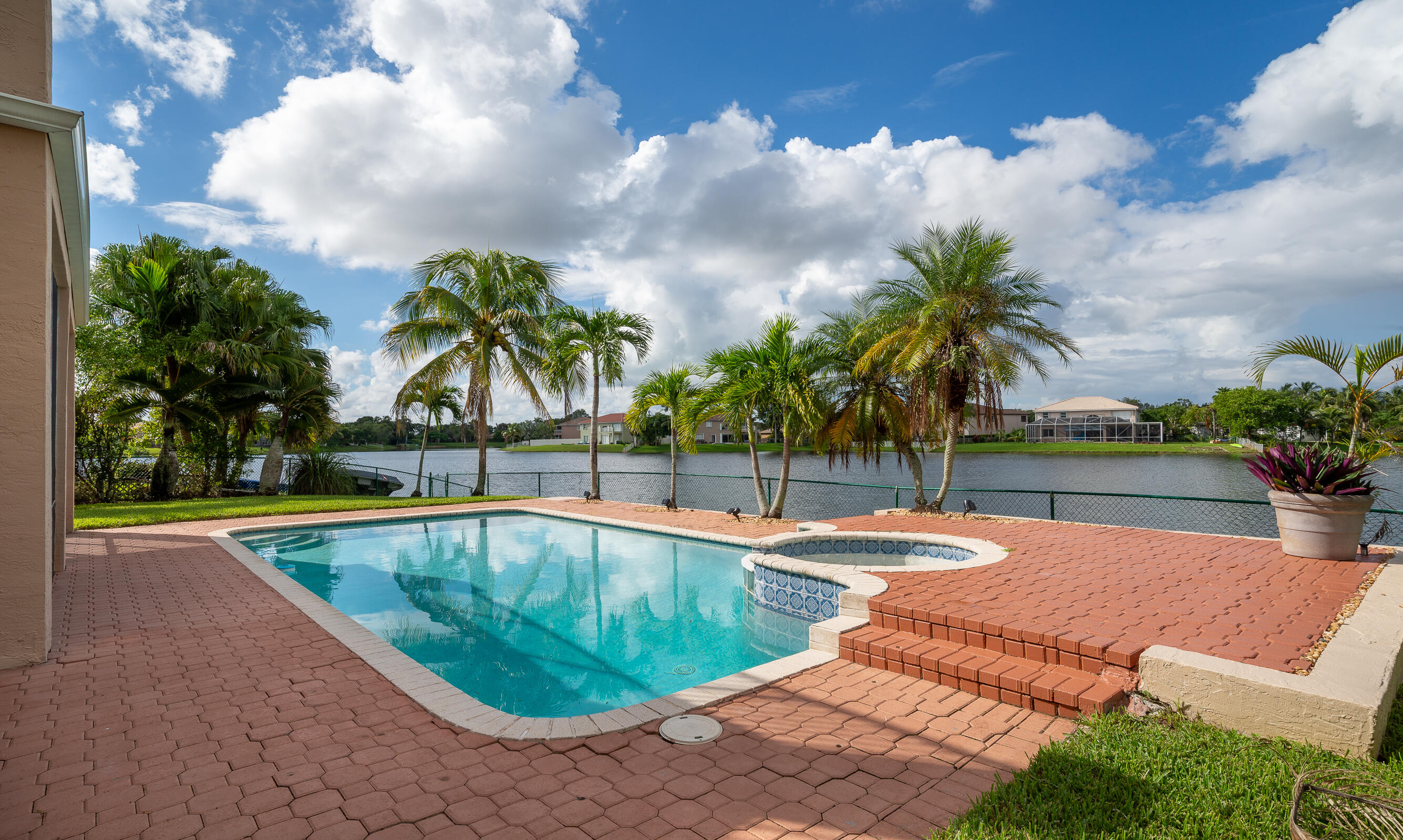 122 SW 164th Terrace
