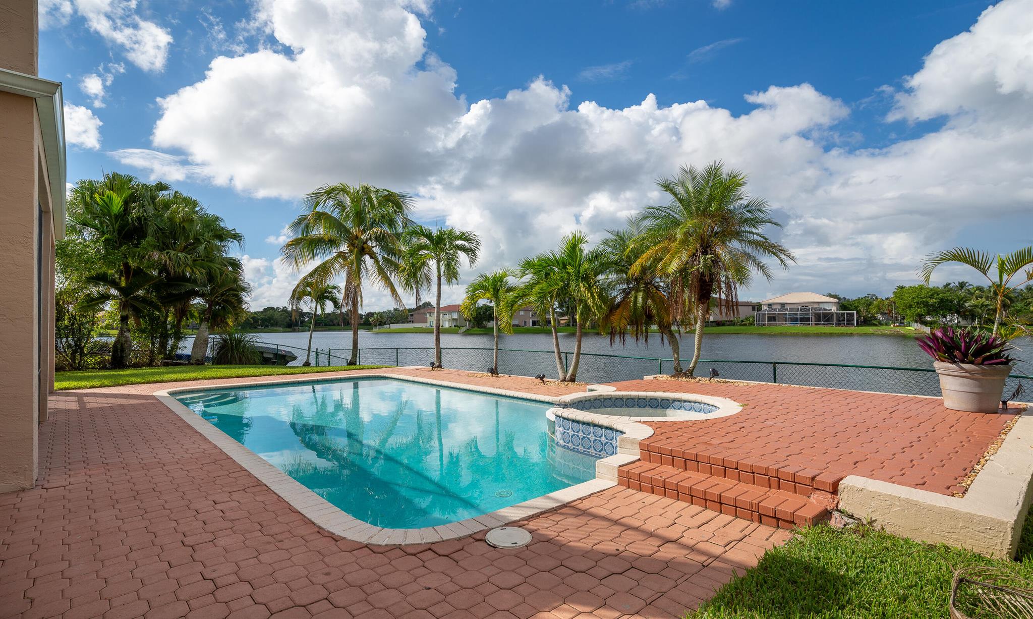 122 SW 164th Terrace