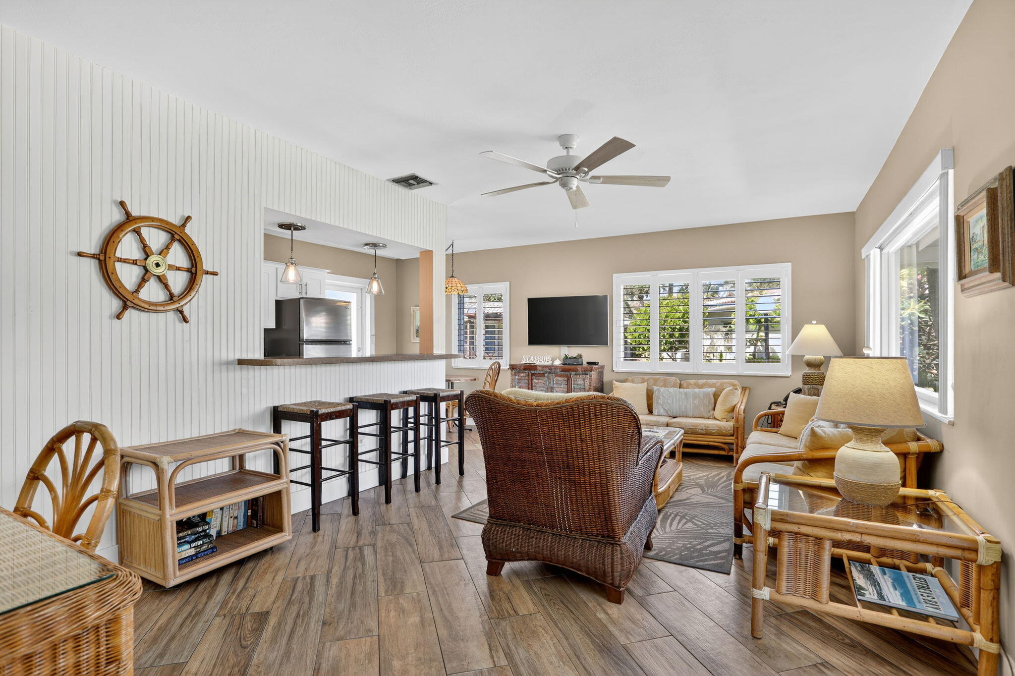 1225 Hillsboro Mile N2