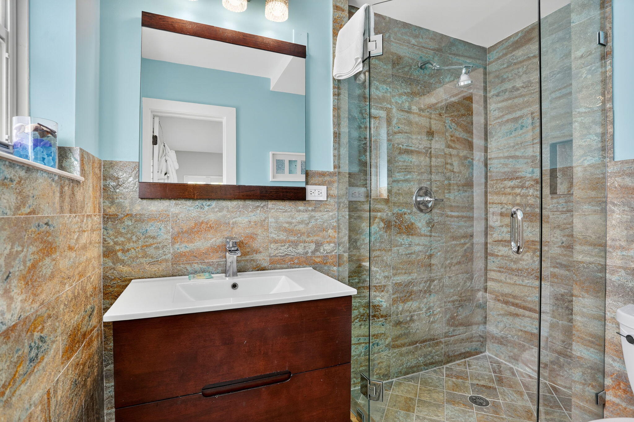 1225 Hillsboro Mile N2