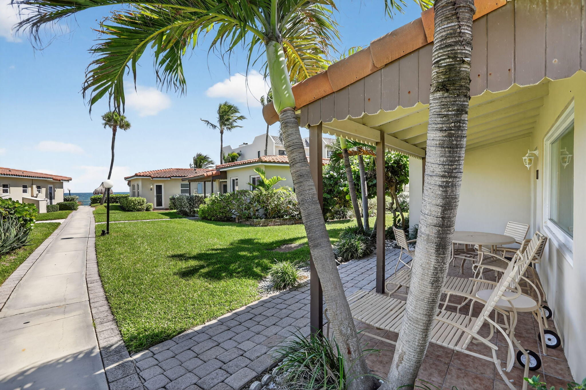 1225 Hillsboro Mile N2