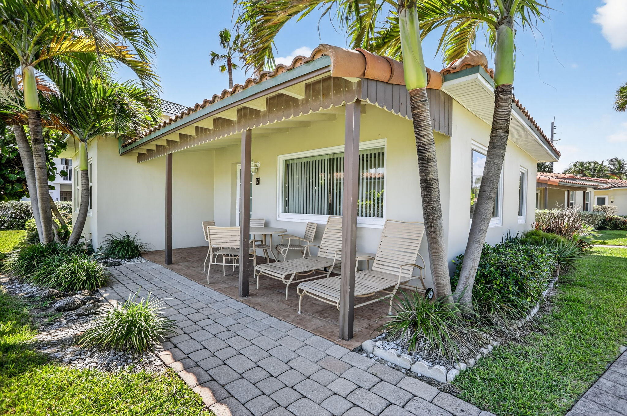 1225 Hillsboro Mile N2
