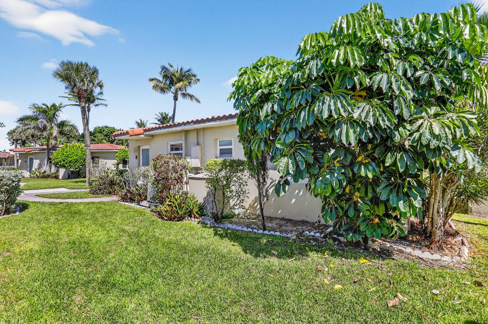 1225 Hillsboro Mile N2