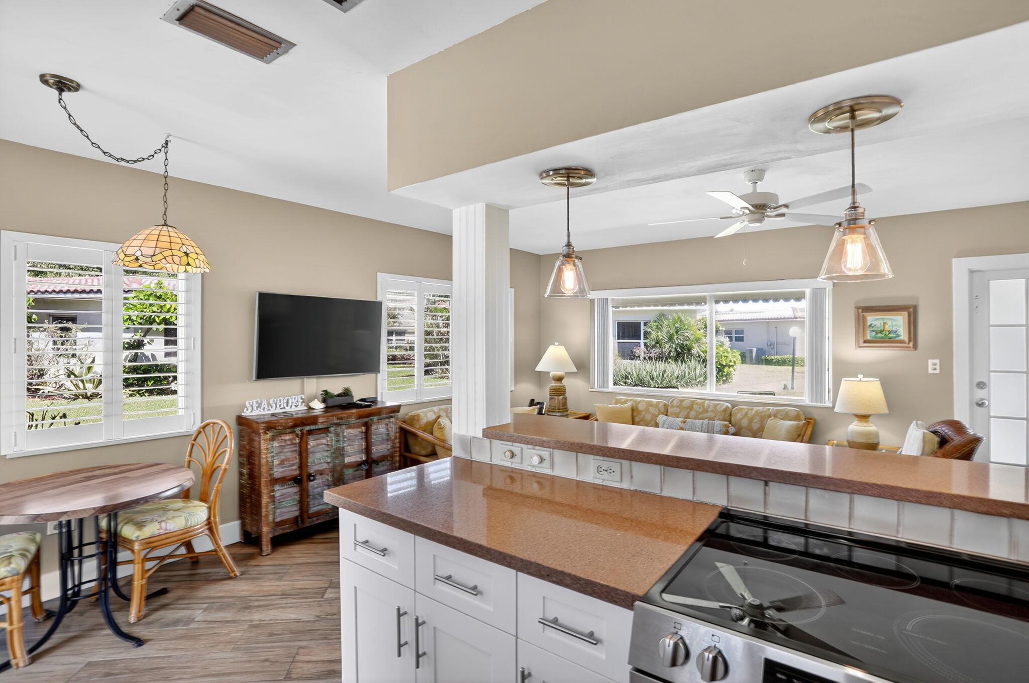 1225 Hillsboro Mile N2