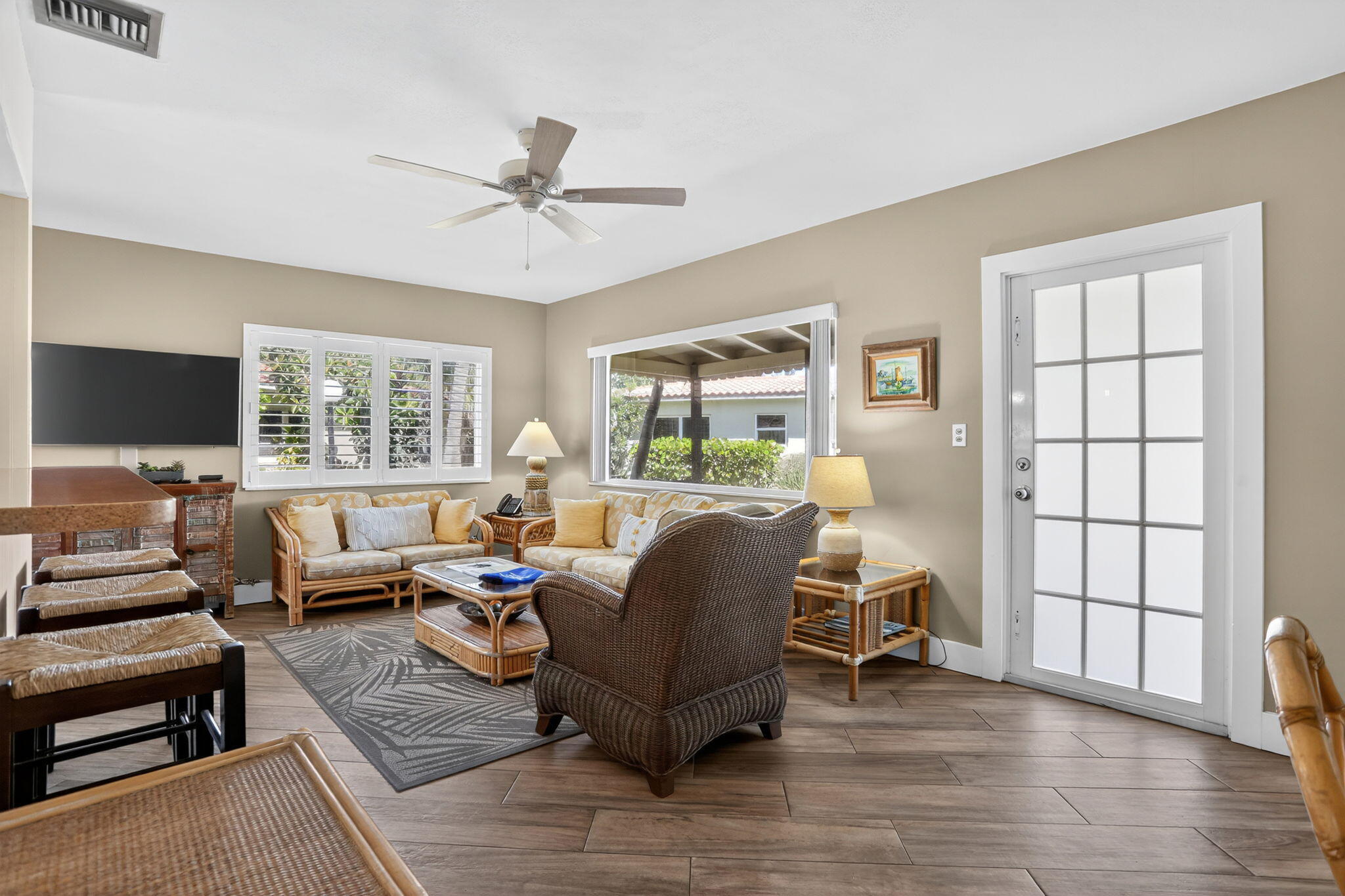 1225 Hillsboro Mile N2