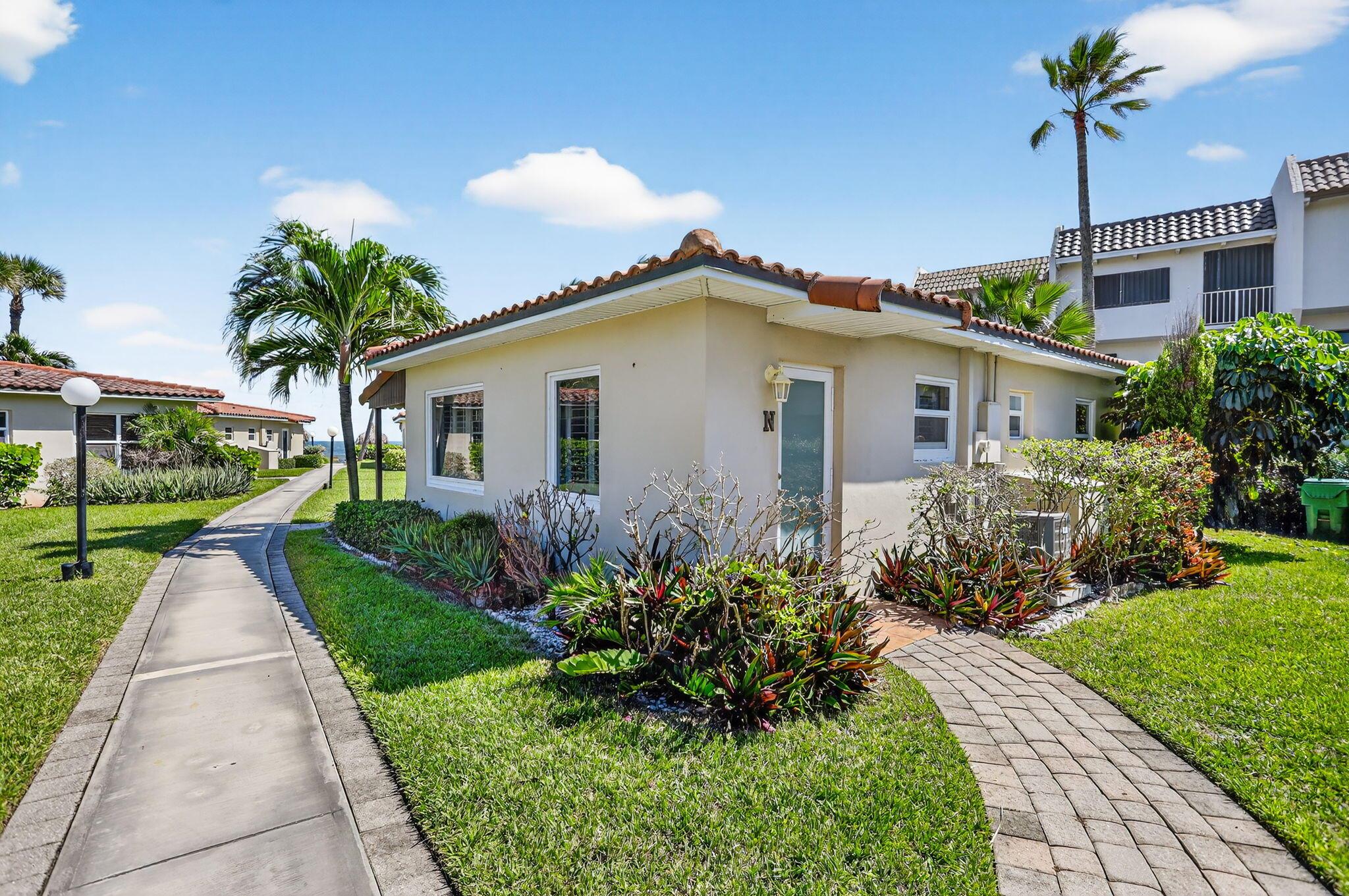 1225 Hillsboro Mile N2