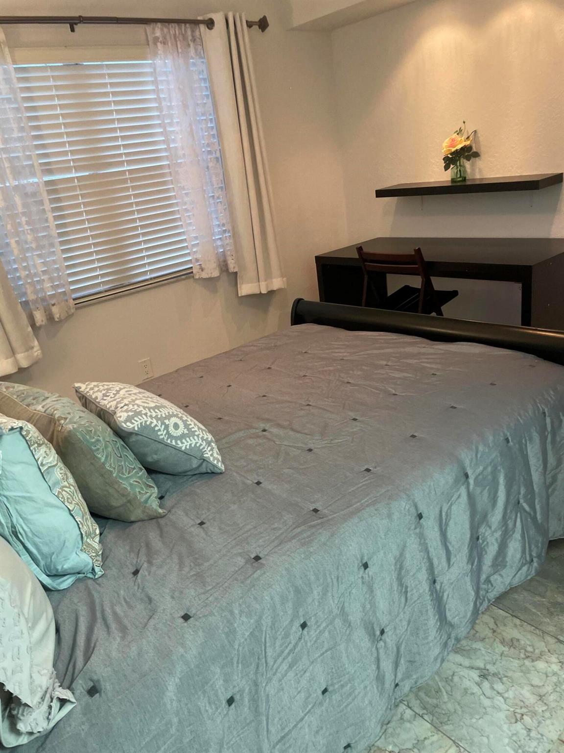 1904 Bermuda Circle H1