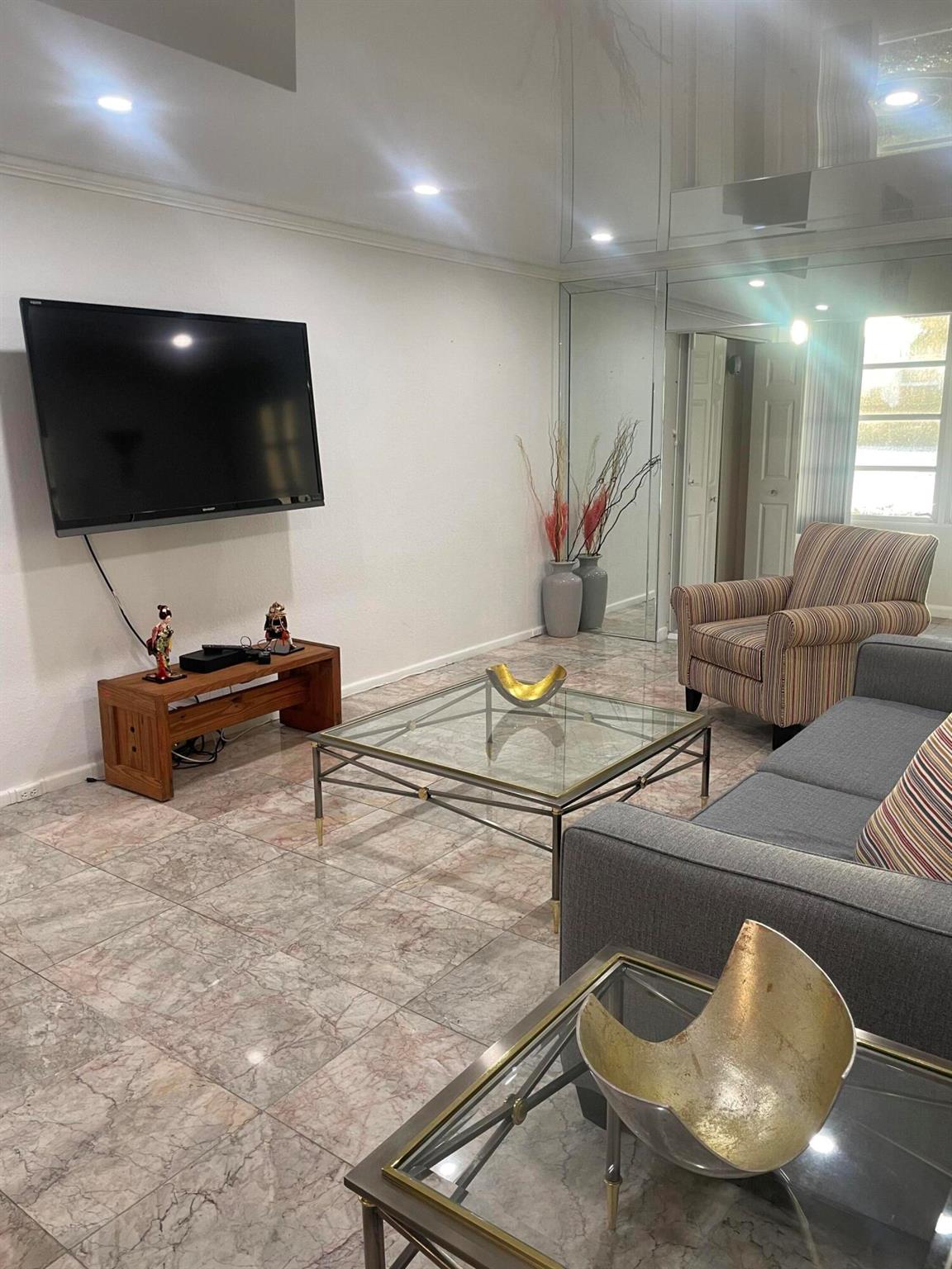 1904 Bermuda Circle H1