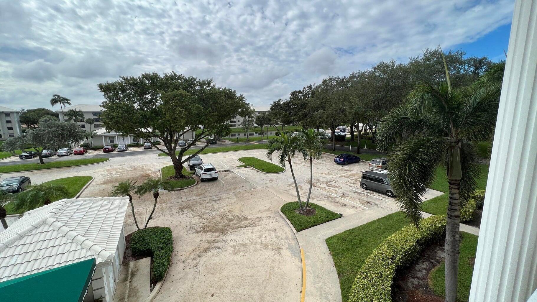 6097 Balboa Circle 303