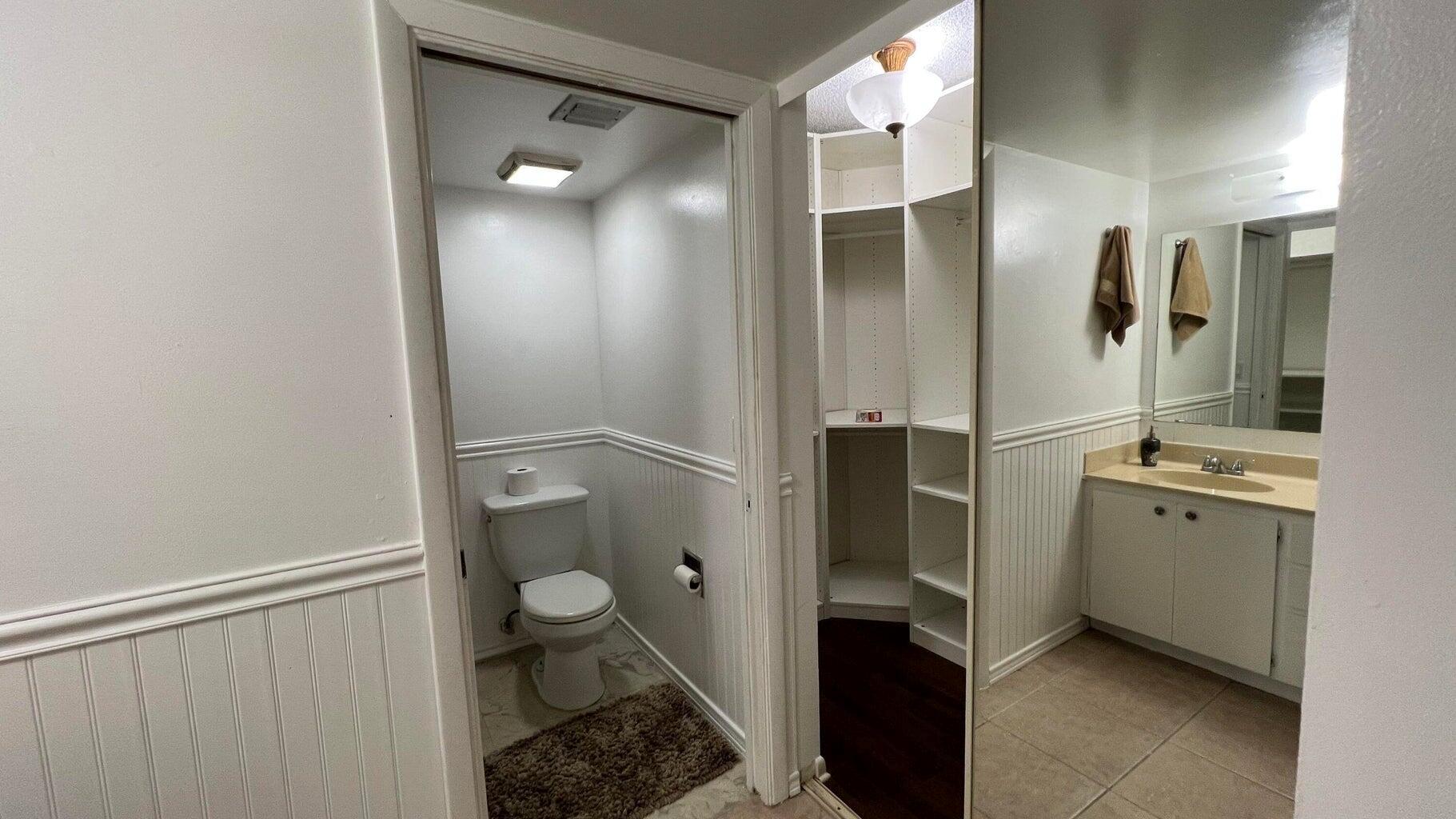 6097 Balboa Circle 303